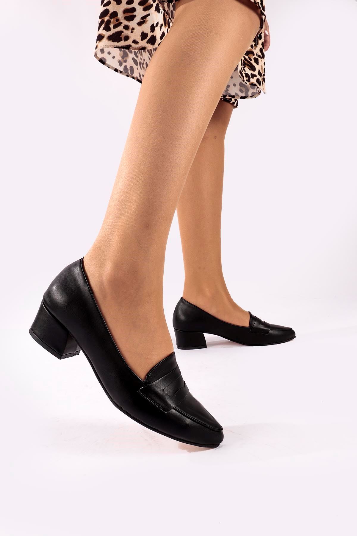 Luna Topuklu Siyah Cilt Ayakkabı