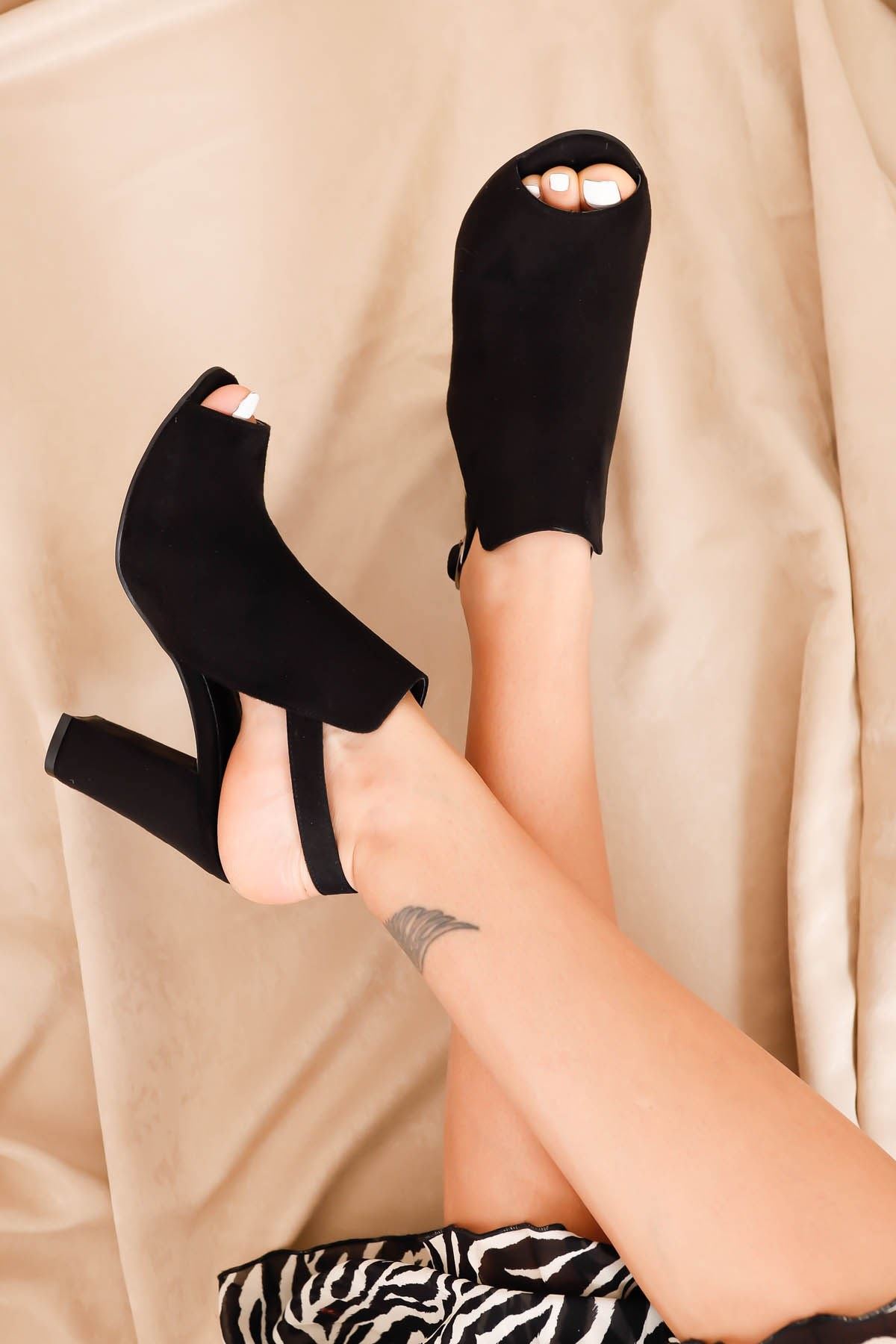 Quinn Topuklu Siyah Süet Ayakkabı