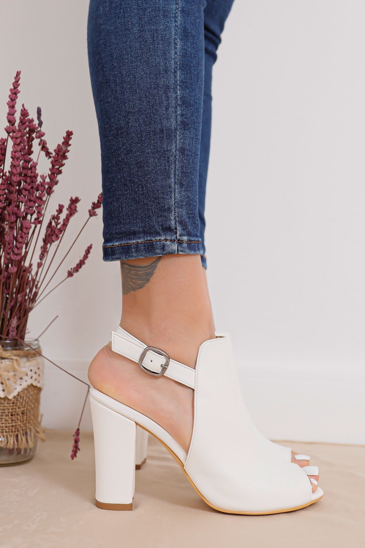 Quinn Topuklu Beyaz Cilt Ayakkabı