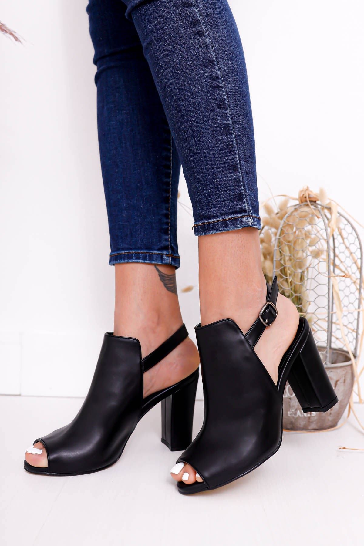 Quinn Topuklu Siyah Cilt Ayakkabı