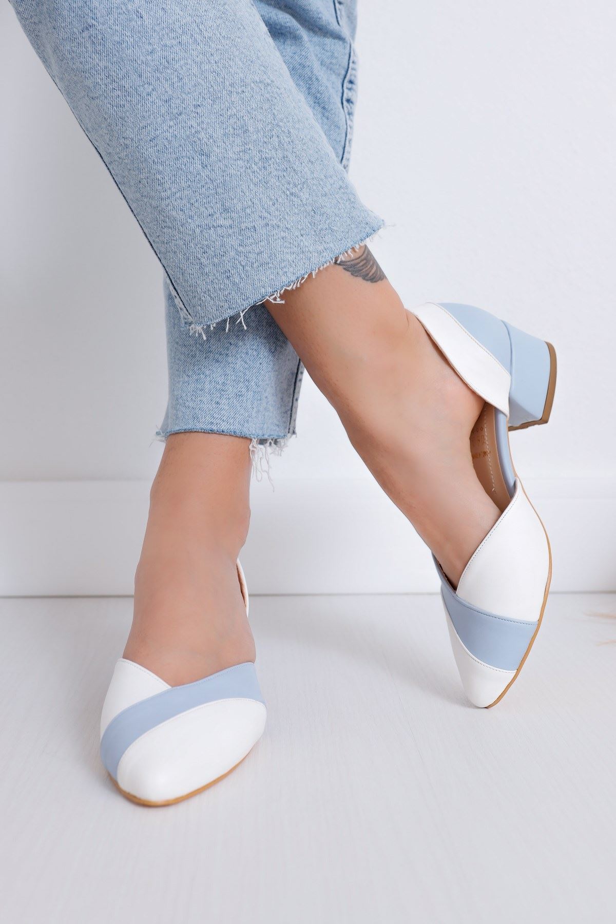 Peggy Topuklu Beyaz-Bebe Mavisi Cilt Ayakkabı