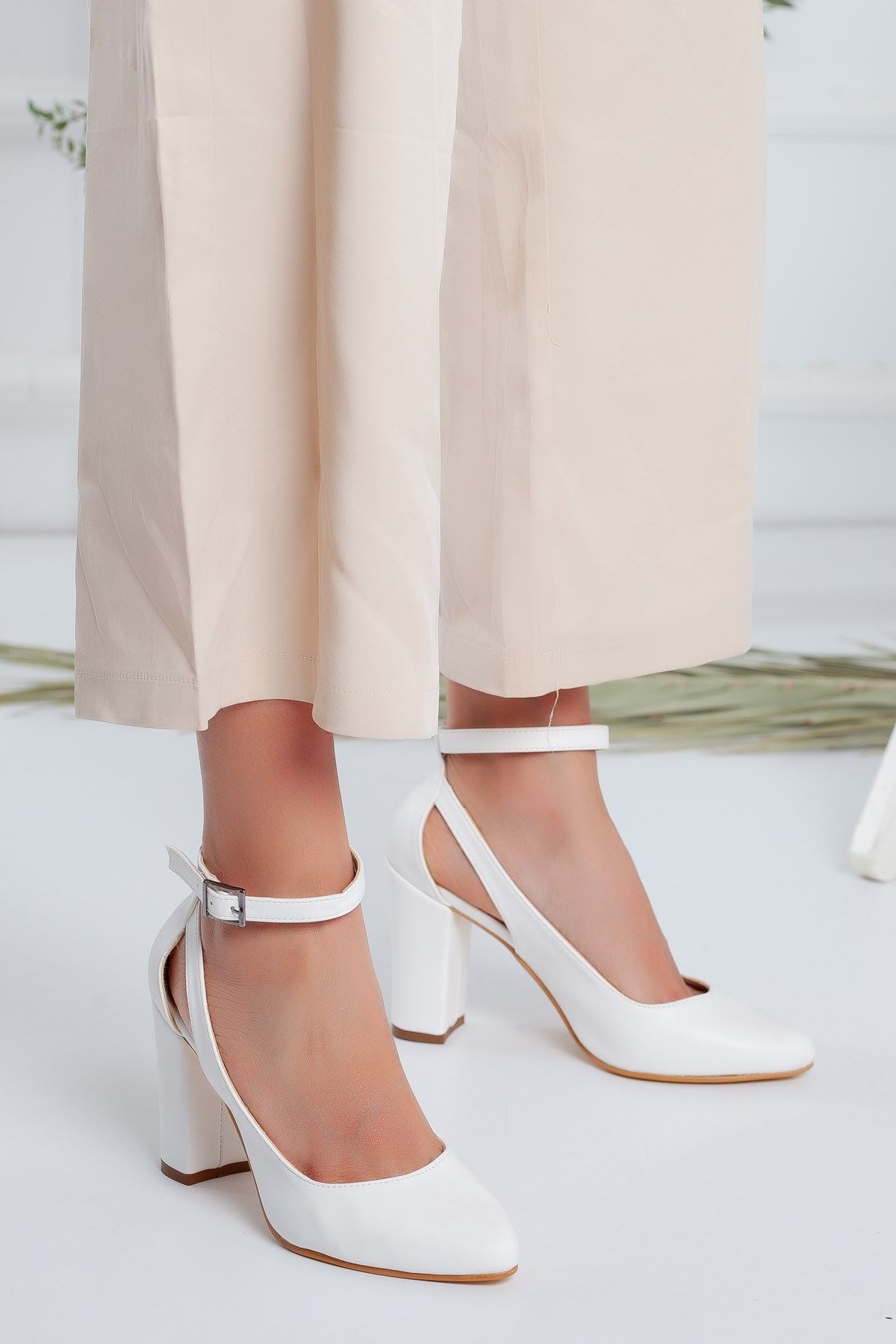 Lillian Topuklu Beyaz Cilt Ayakkabı