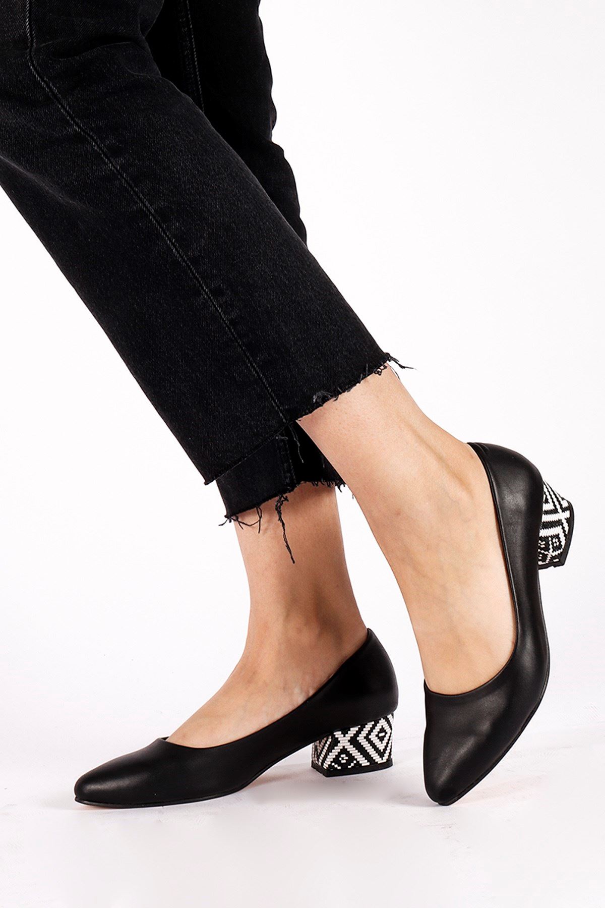 Fori Siyah Cilt Topuklu Ayakkabı