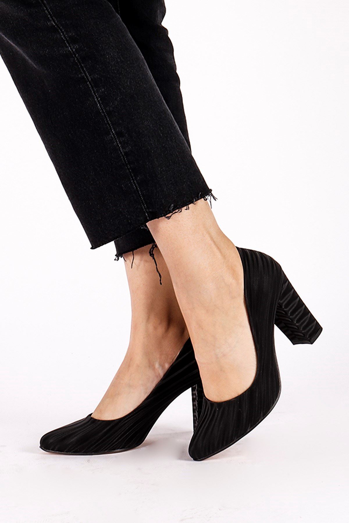 Emma Siyah Saten Topuklu Ayakkabı