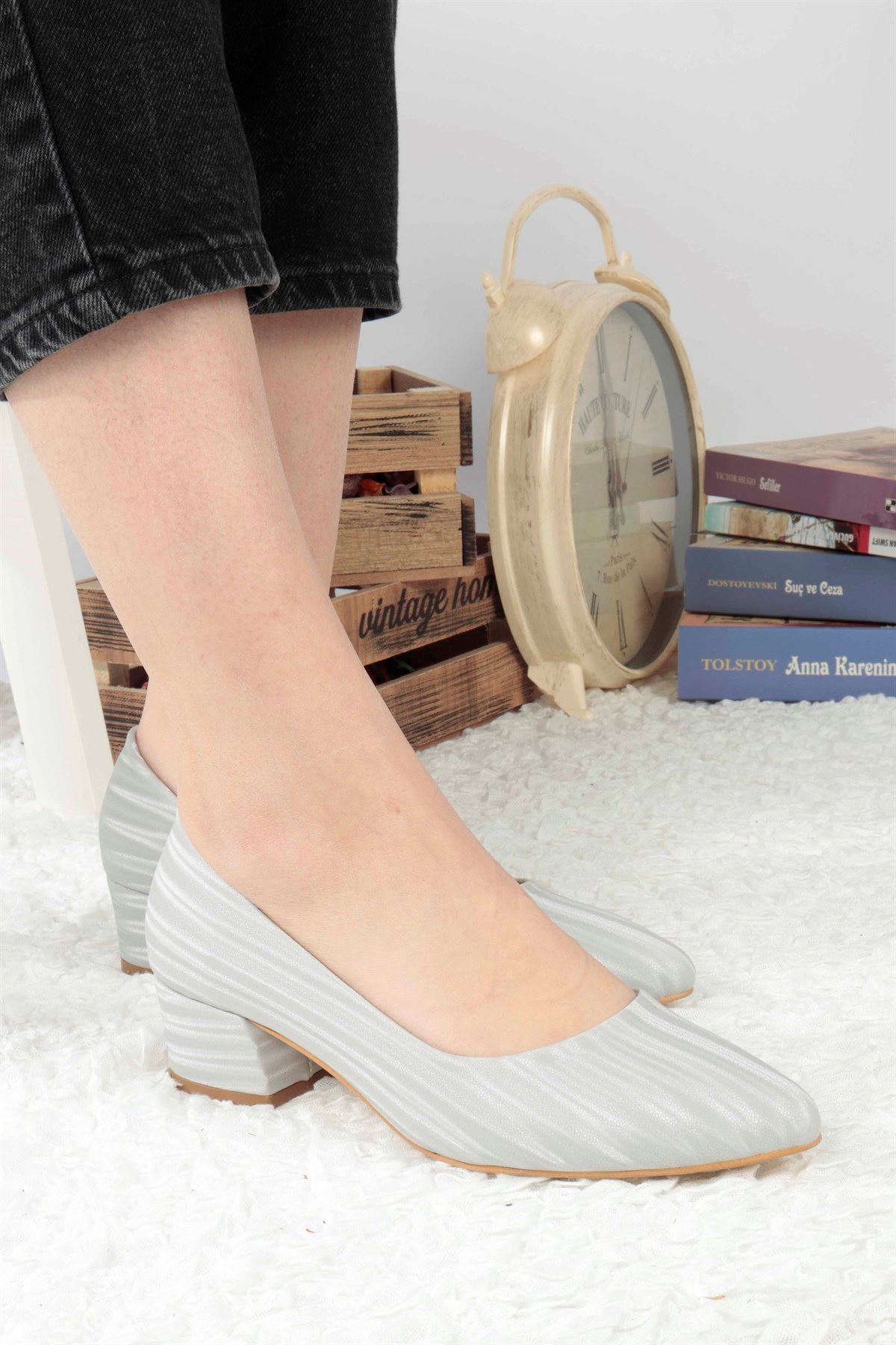 Nancy Beyaz Saten Topuklu Ayakkabı