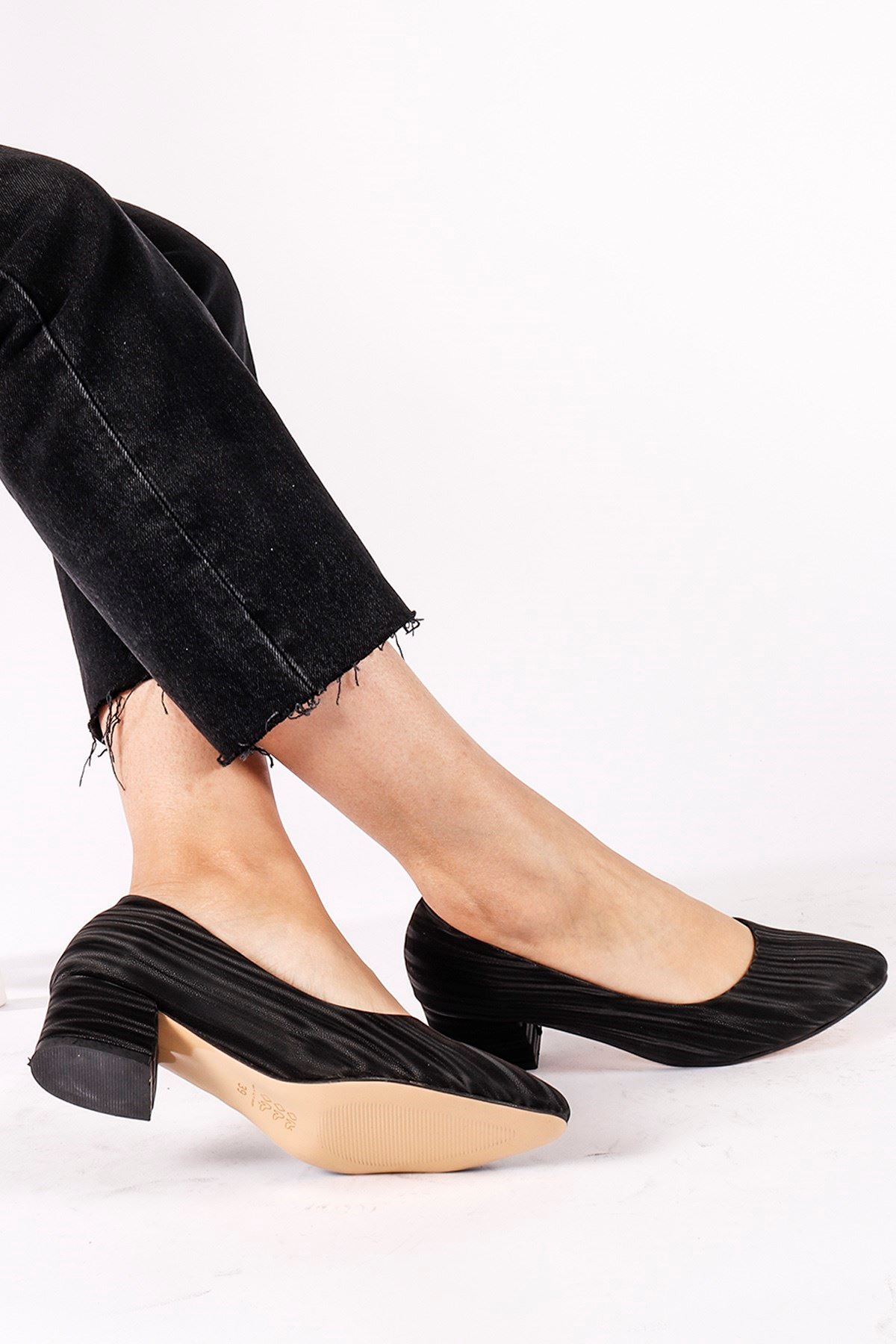 Nancy Siyah Saten Topuklu Ayakkabı