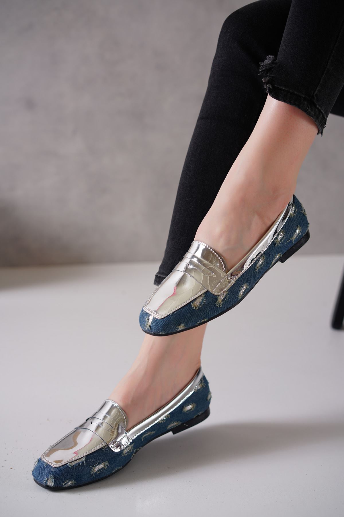 Cardi Gümüş Sim Detaylı Kot Kadın Düz Ayakkabı