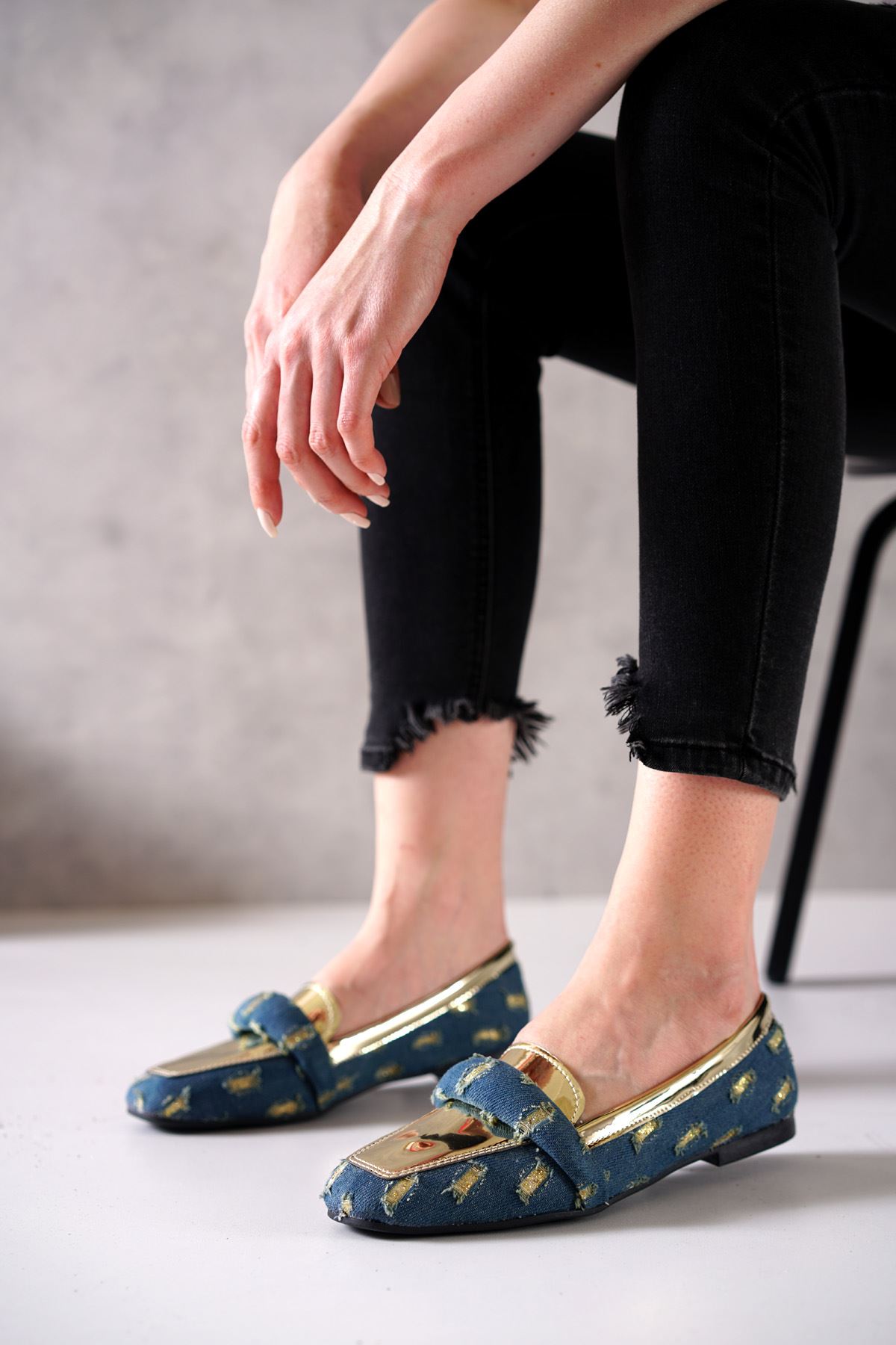 Cardi Gold Sim Detaylı Kot Kadın Düz Ayakkabı