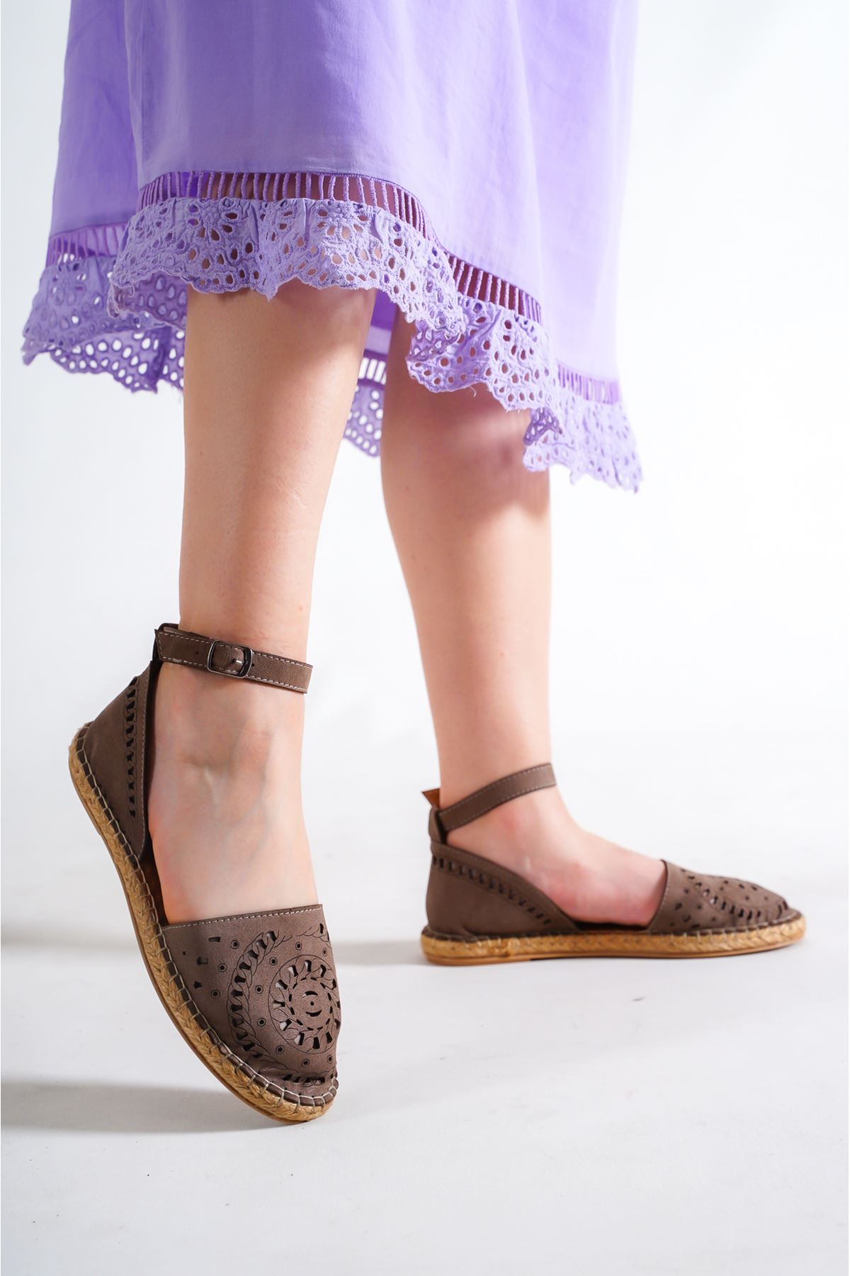 Solina Bilekten Kemerli Kahverengi Süet Kadın Ayakkabı