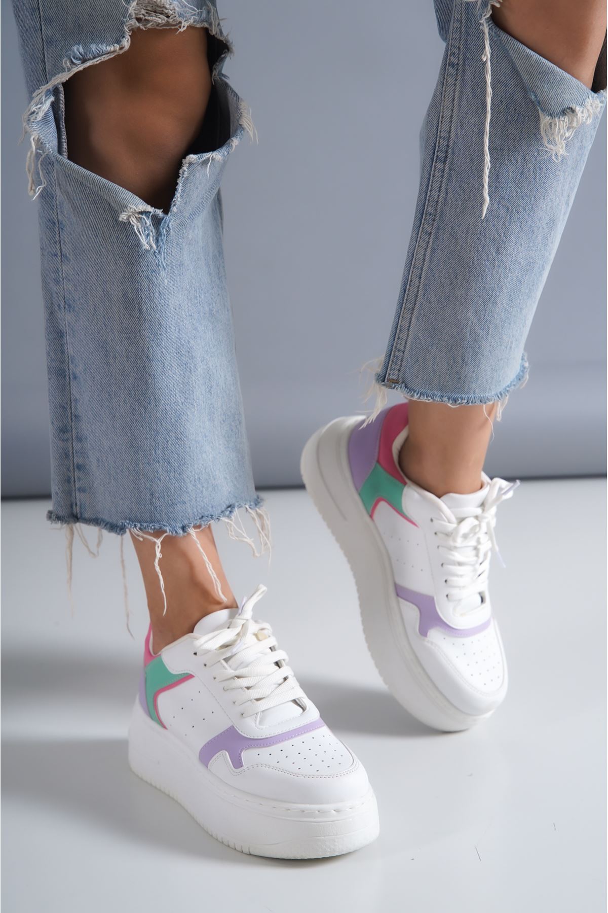 Donata Beyaz - Renkli Kadın Spor Ayakkabı 