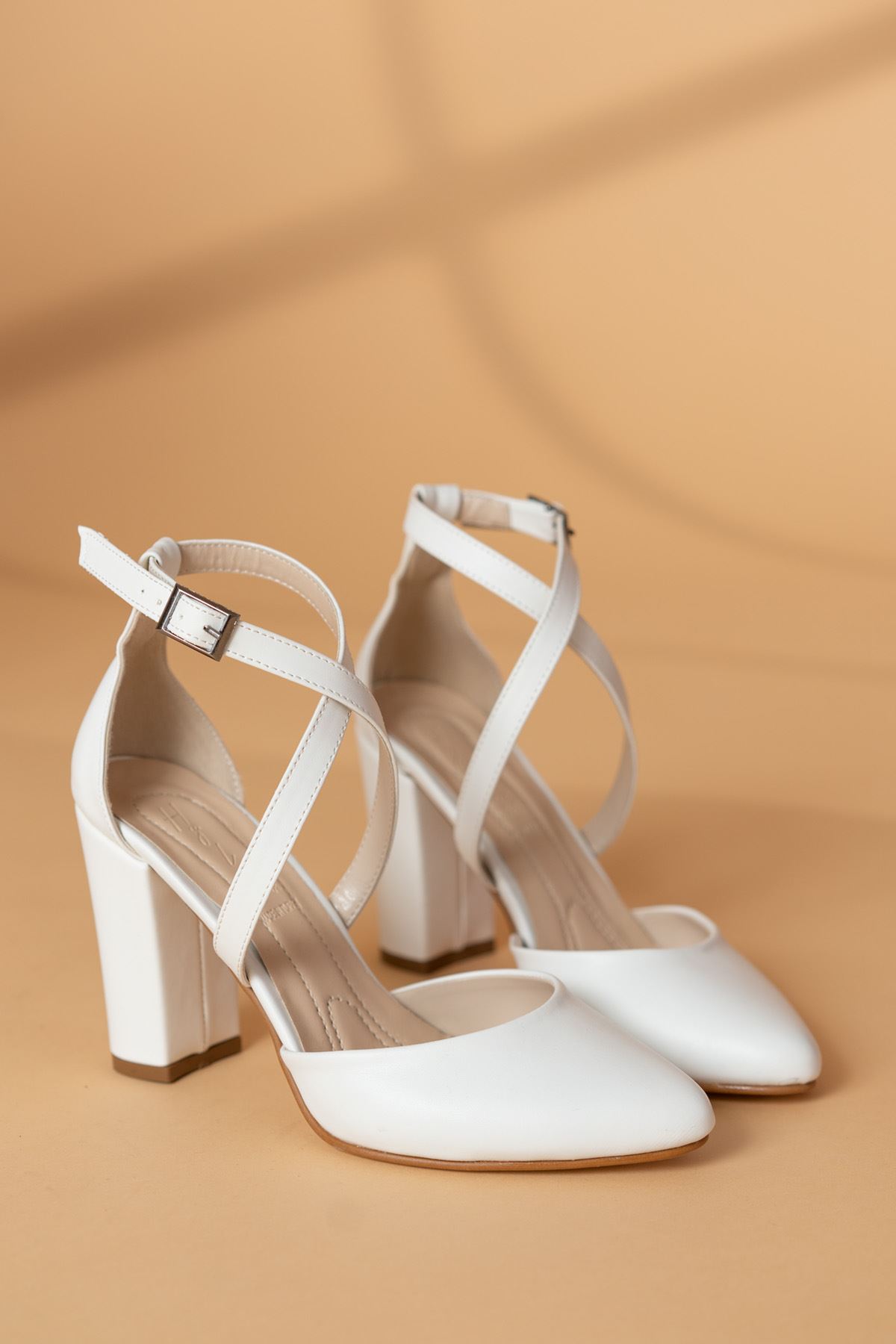 Evan Beyaz Cilt Topuklu Kadın Ayakkabı 