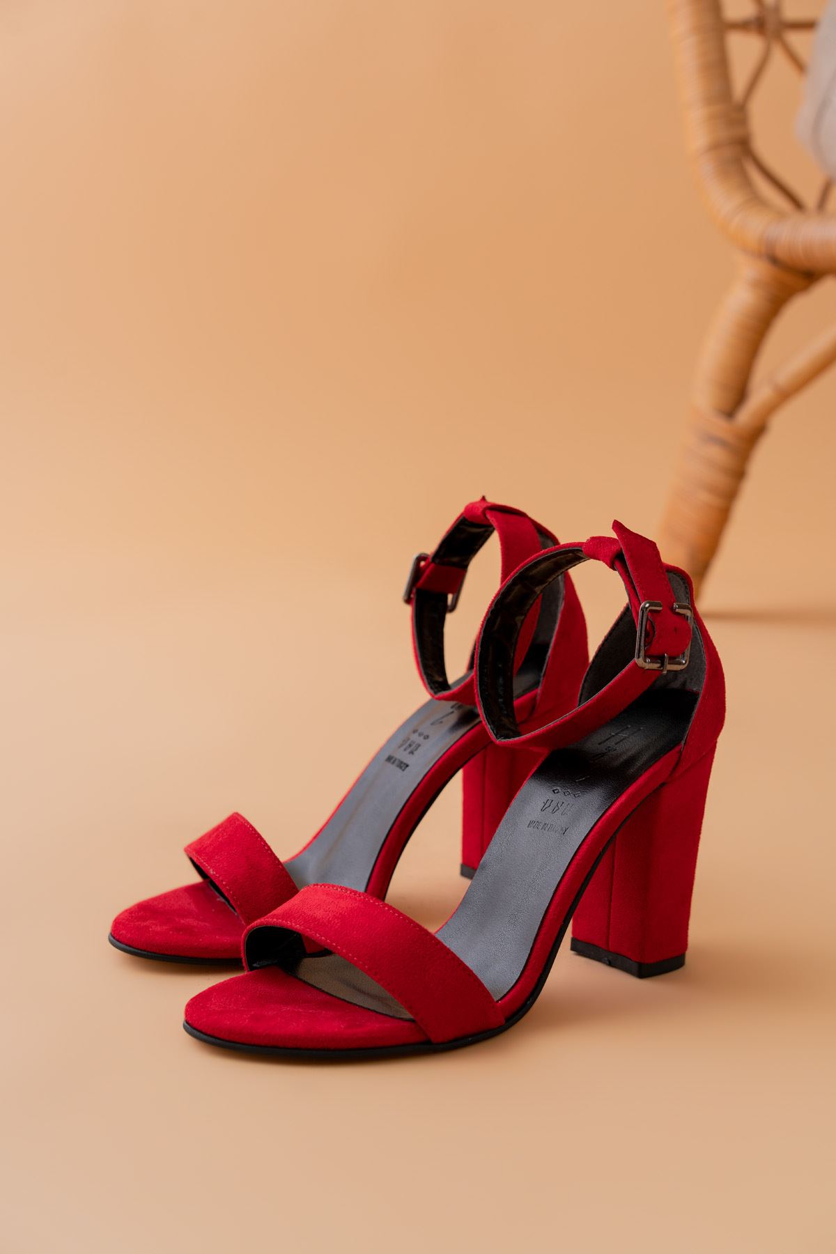 Evdokia Kırmızı Süet Topuklu Kadın Ayakkabı  