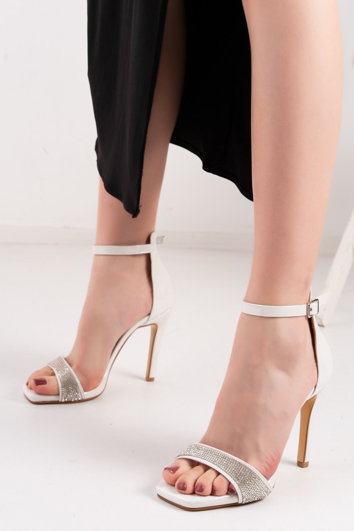Maise Beyaz Simli Taş Detaylı  Kadın Yüksek Topuklu Kadın Ayakkabı 