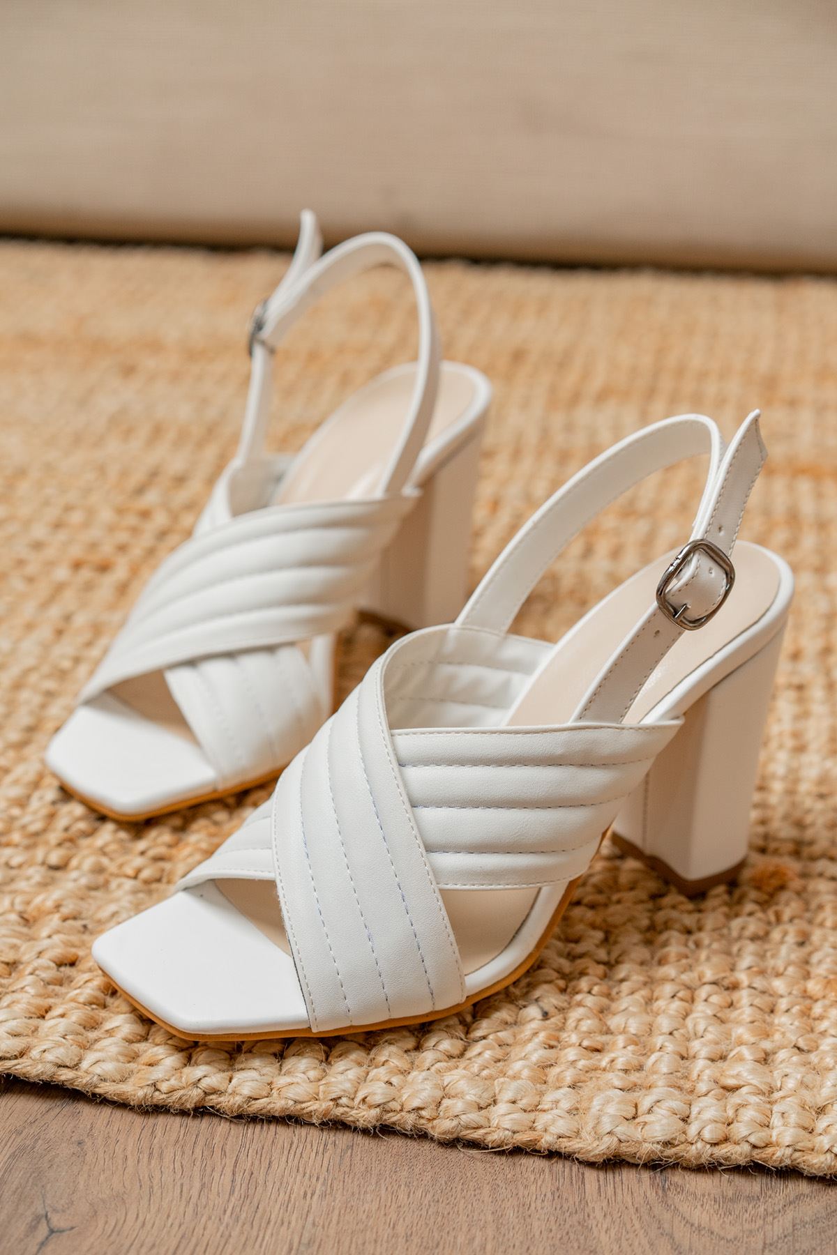 Anice Beyaz Cilt Yüksek Topuklu Kadın Ayakkabı 