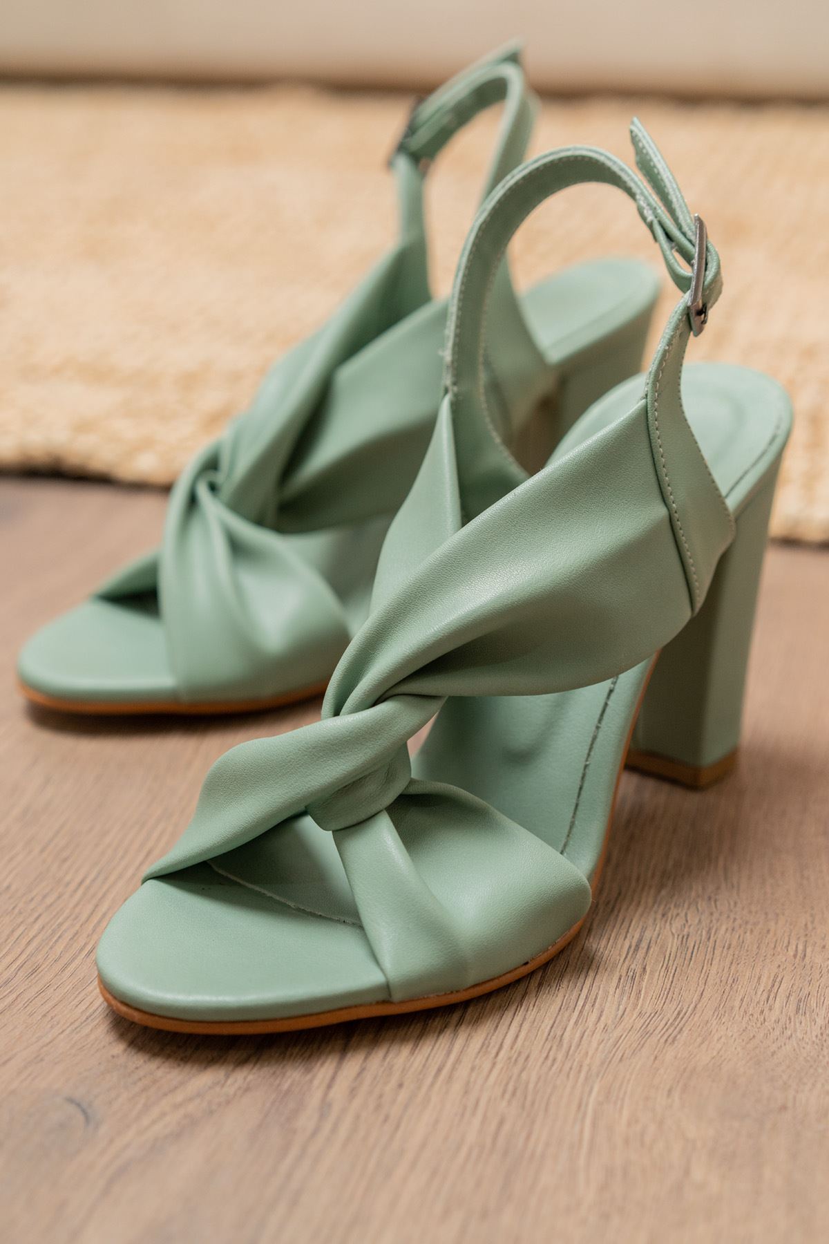 Serafima Yeşil Cilt Yüksek Topuklu Kadın Ayakkabı