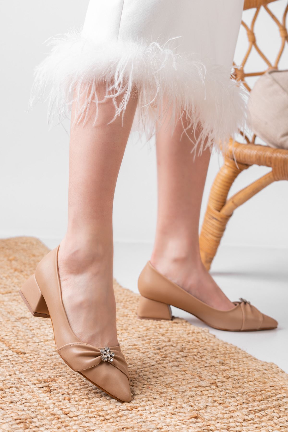 Lydia Nude Cilt Taş Detaylı Topuklu Kadın Ayakkabı  
