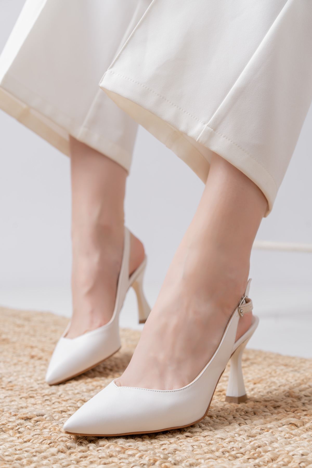 Maika Beyaz Cilt İnce Topuklu Kadın Ayakkabı