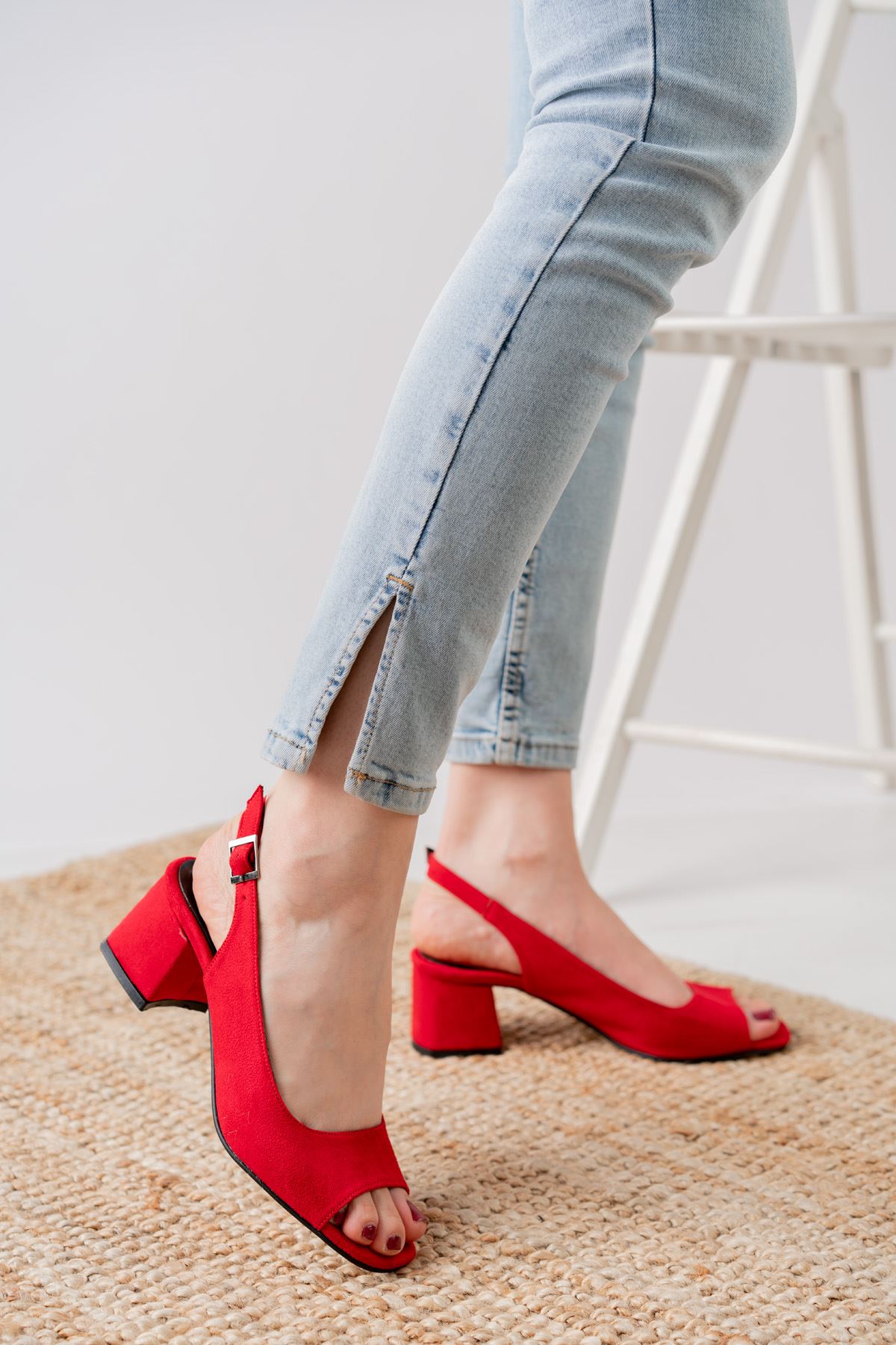Eriola Kırmızı Süet Detaylı Alçak Topuklu Kadın Ayakkabı   