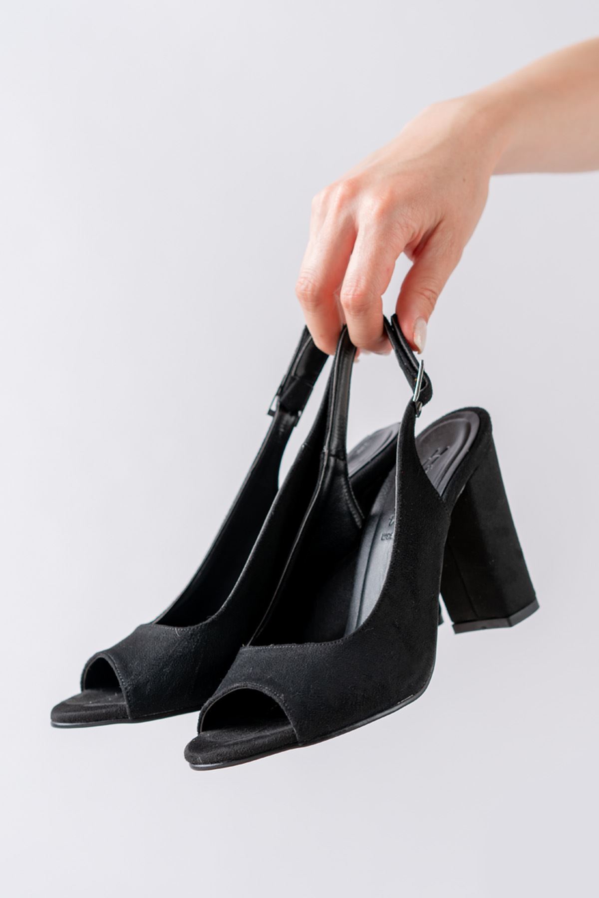 Meira Siyah Süet Detaylı Yüksek Topuklu Kadın Ayakkabı   