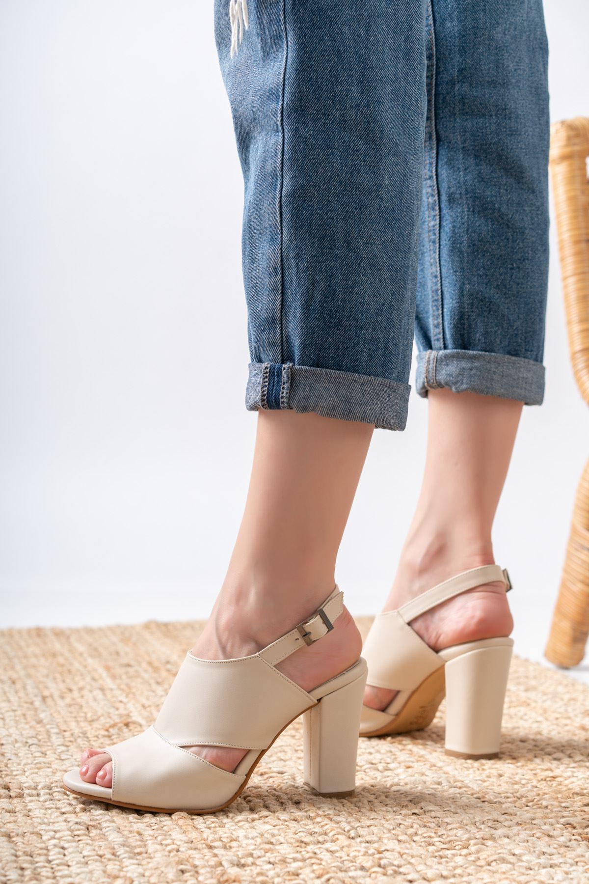 Seila Krem Cilt Yüksek Topuklu Kadın Ayakkabı 