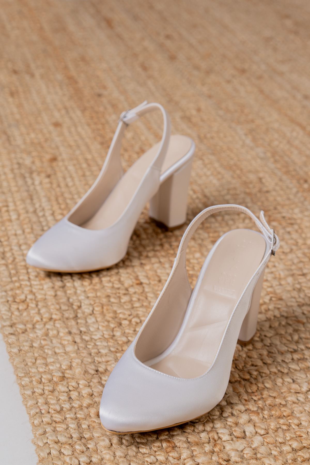 Vera Beyaz Saten Yüksek Topuklu Kadın Ayakkabı 