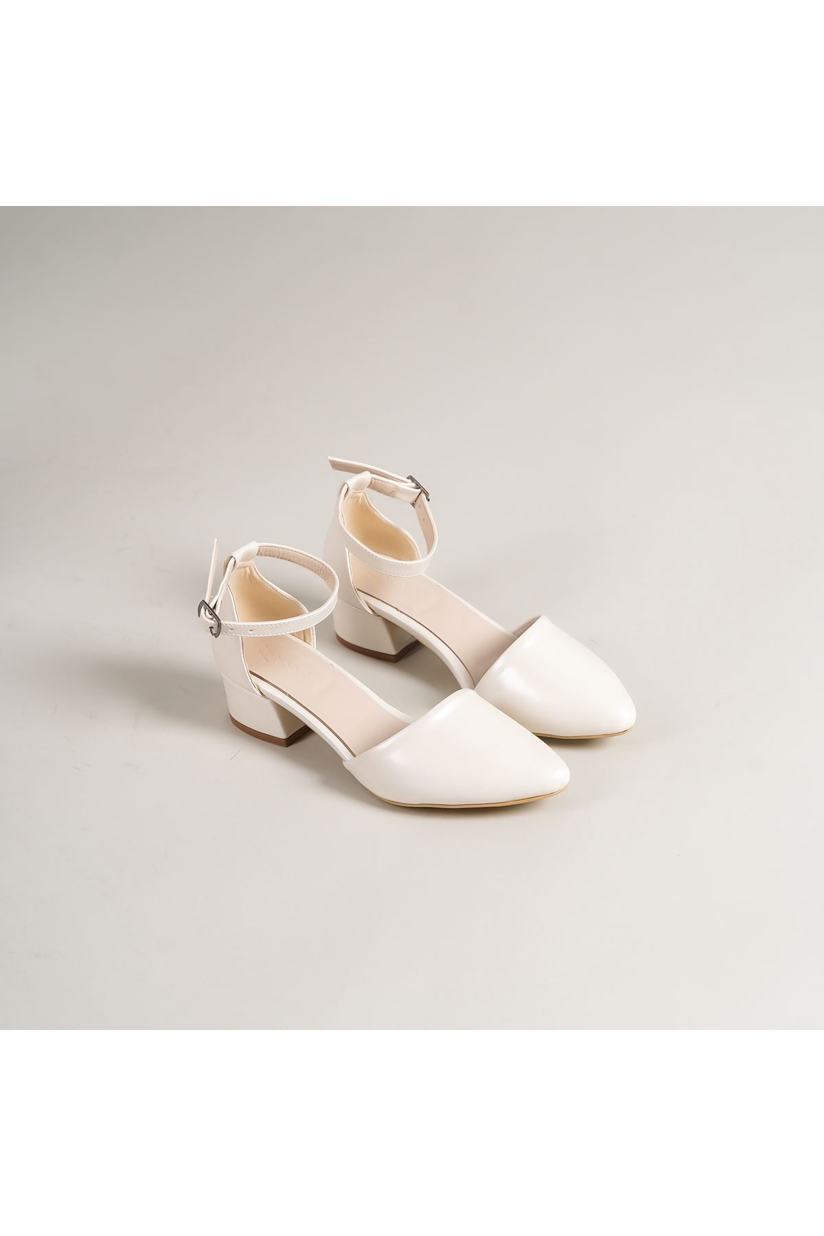 Dary Topuklu Beyaz Sedef Detaylı Topuklu Ayakkabı 