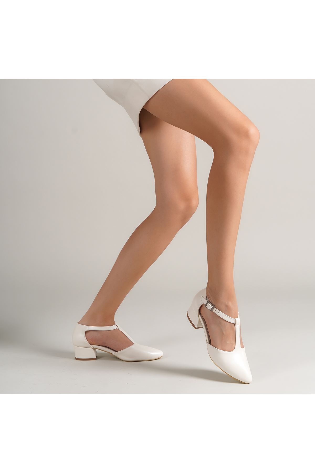 Jane Beyaz Sedef Detaylı Topuklu Kadın Ayakkabı 