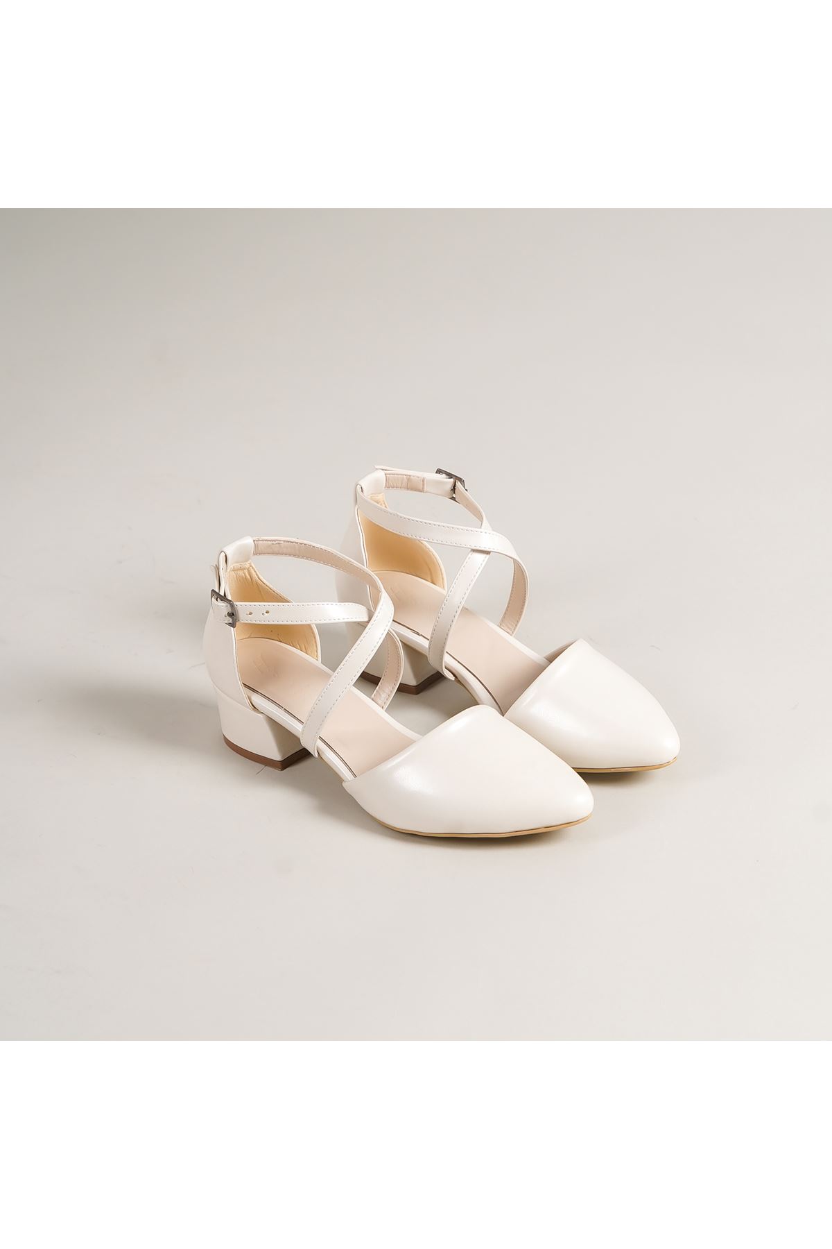 Letha Beyaz Sedef Detaylı Topuklu Kadın Ayakkabı