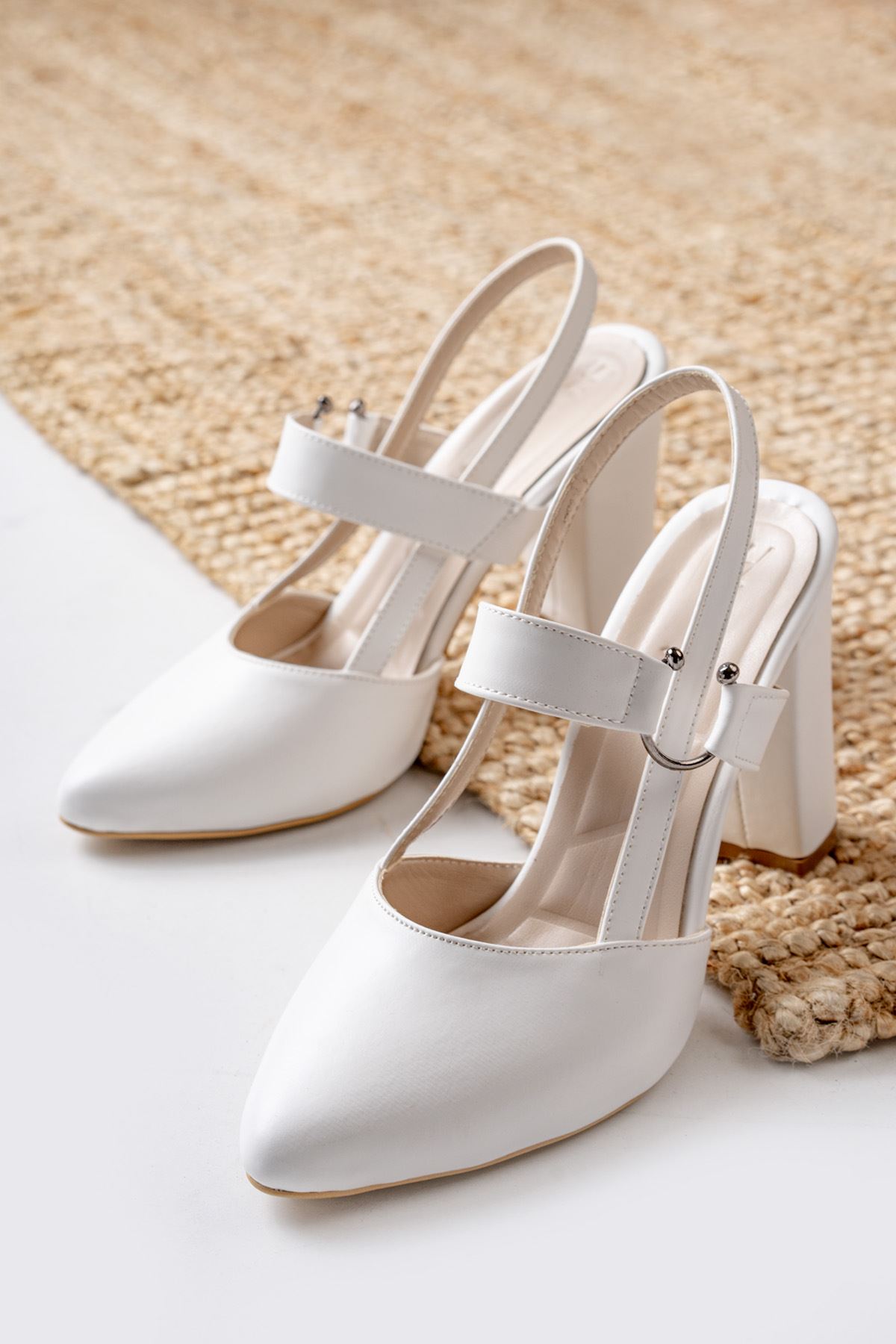 Hella Beyaz Cilt Yüksek Topuklu Kadın Ayakkabı   
