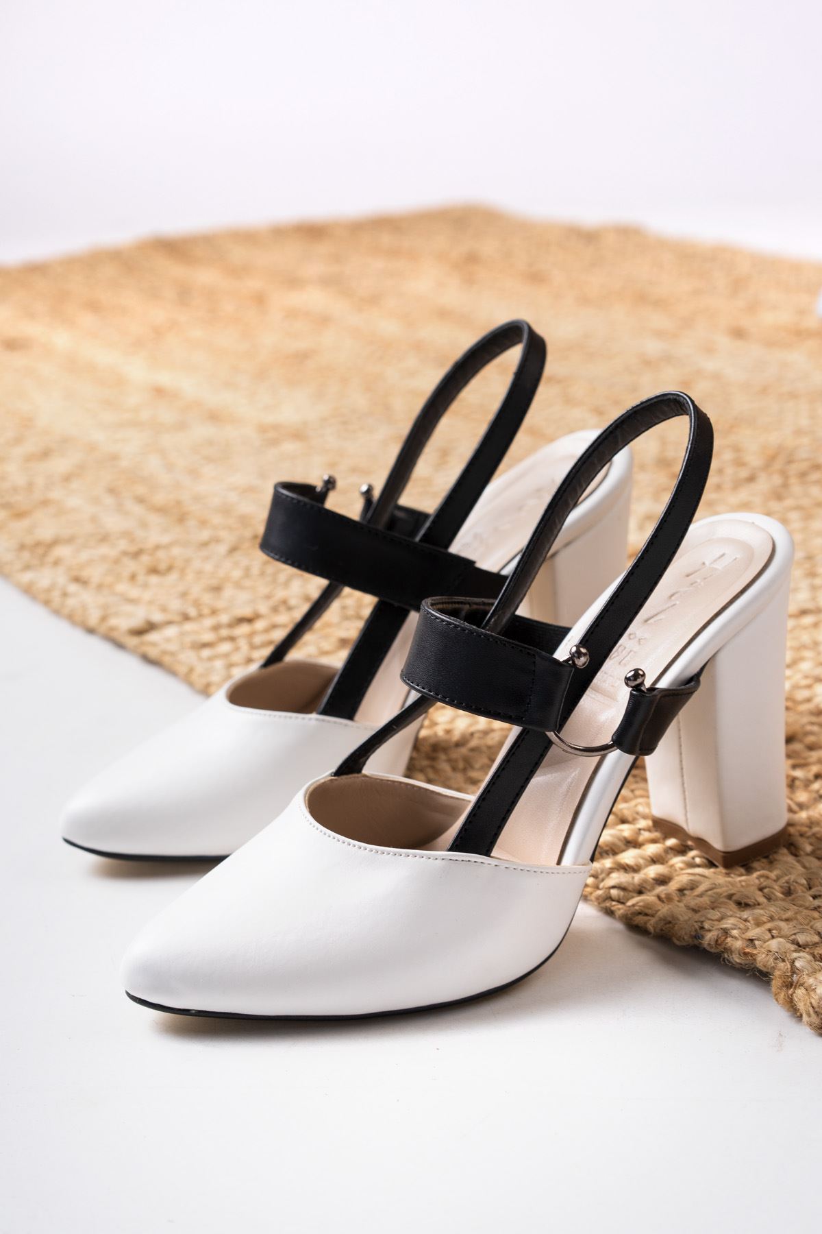 Hella Beyaz - Siyah Cilt Yüksek Topuklu Kadın Ayakkabı