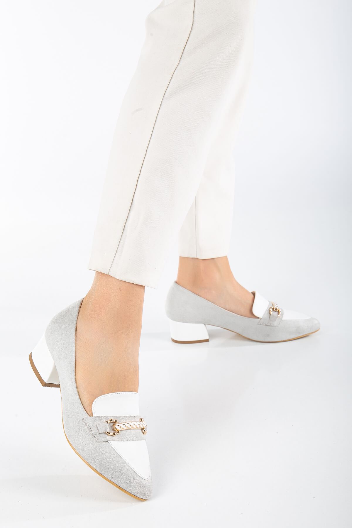 AUGUSTA Beyaz Süet - Cilt Toka Detaylı Kadın Alçak Topuklu Ayakkabı 