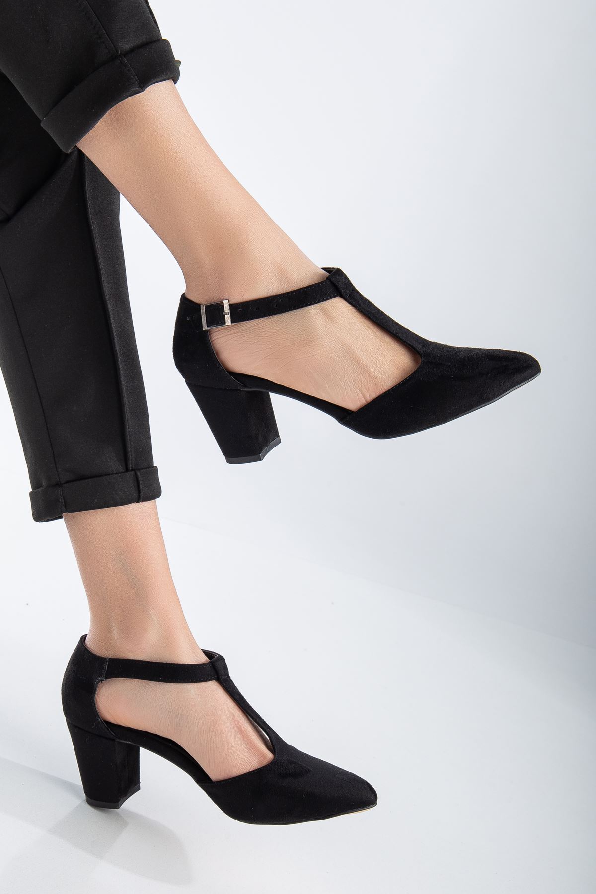 Niven Siyah Süet Topuklu Kadın Ayakkabı 