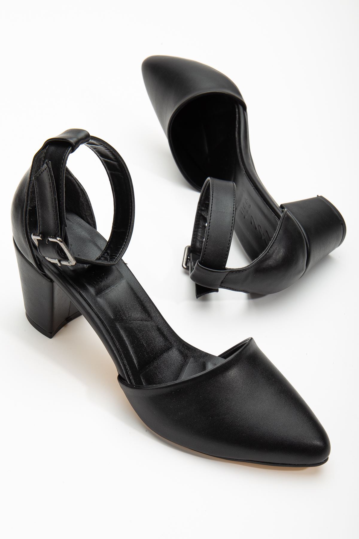 Lottis Siyah Cilt Detaylı Topuklu Kadın Ayakkabı 