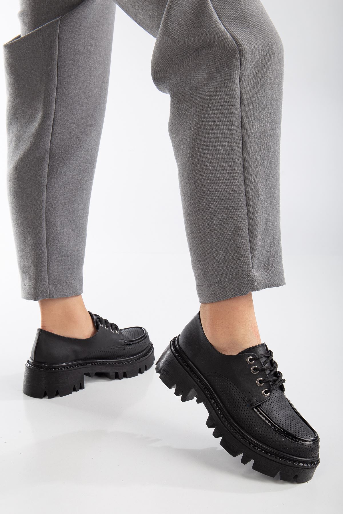 Minnet Kadın Siyah Bağcık Detaylı Loafer Ayakkabı