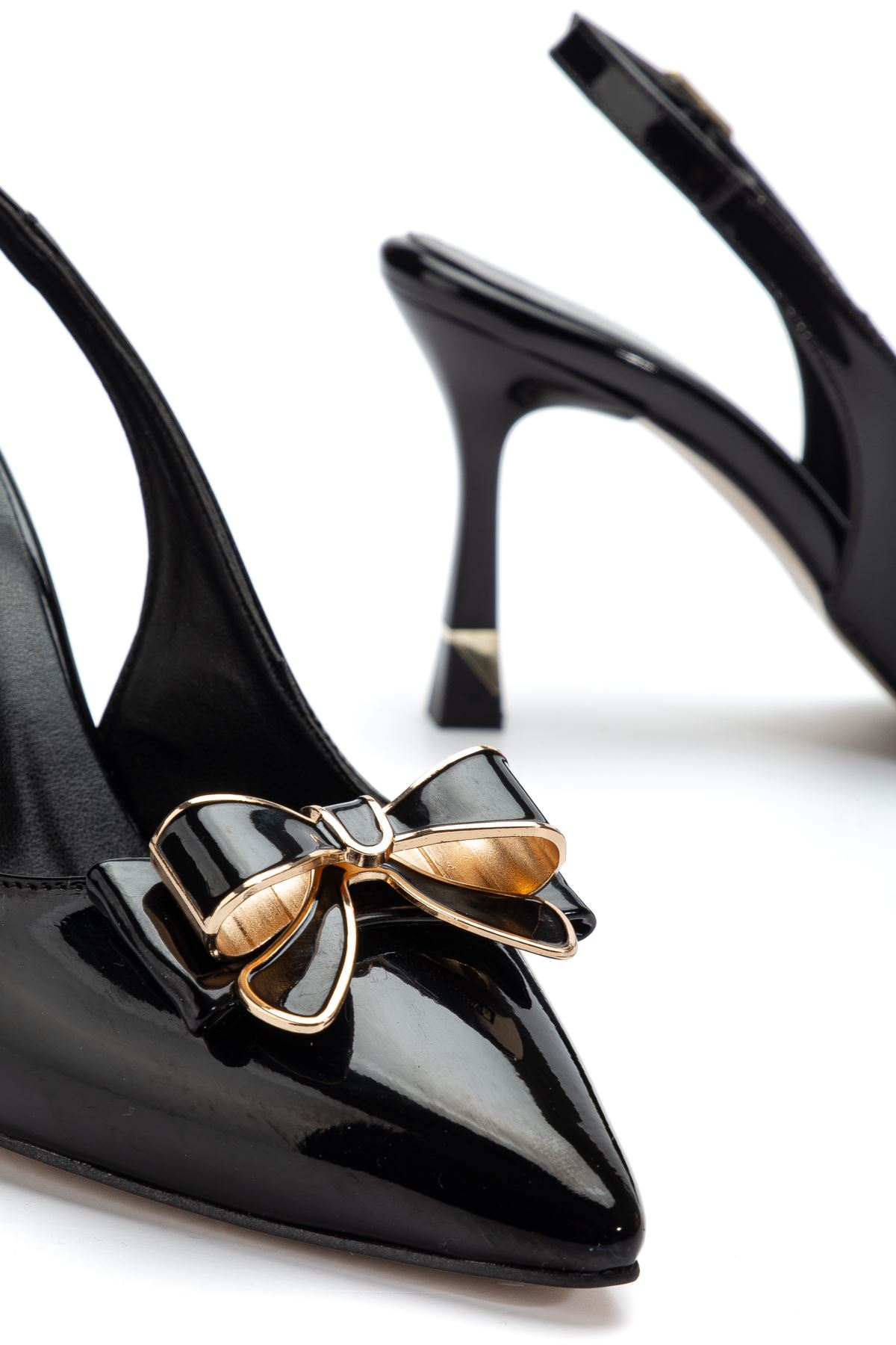 Kadın Siyah Rugan Kurdele Detaylı Özel Tasarım İnce Topuklu Ayakkabı  