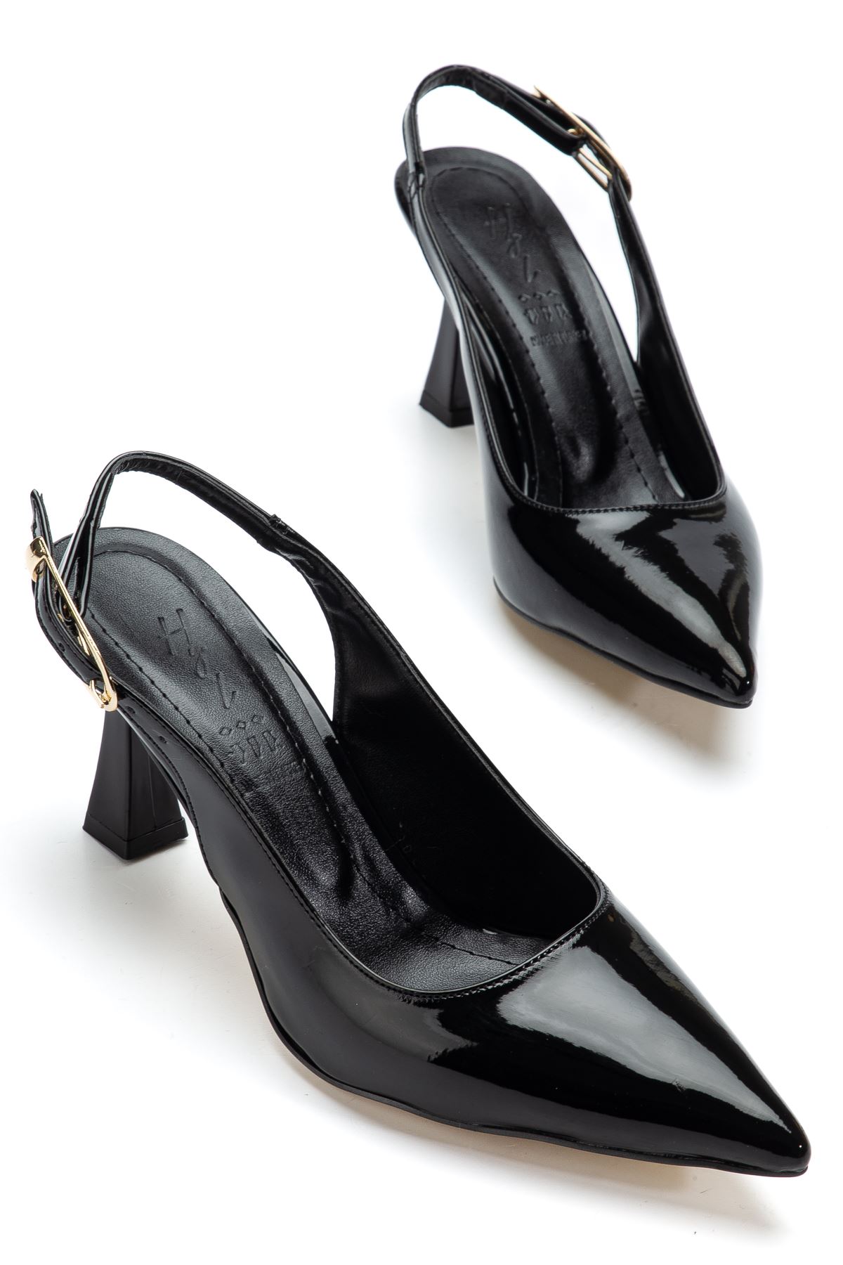 Kadın Siyah Rugan Arka Açık Sivri İnce Topuklu Ayakkabı 