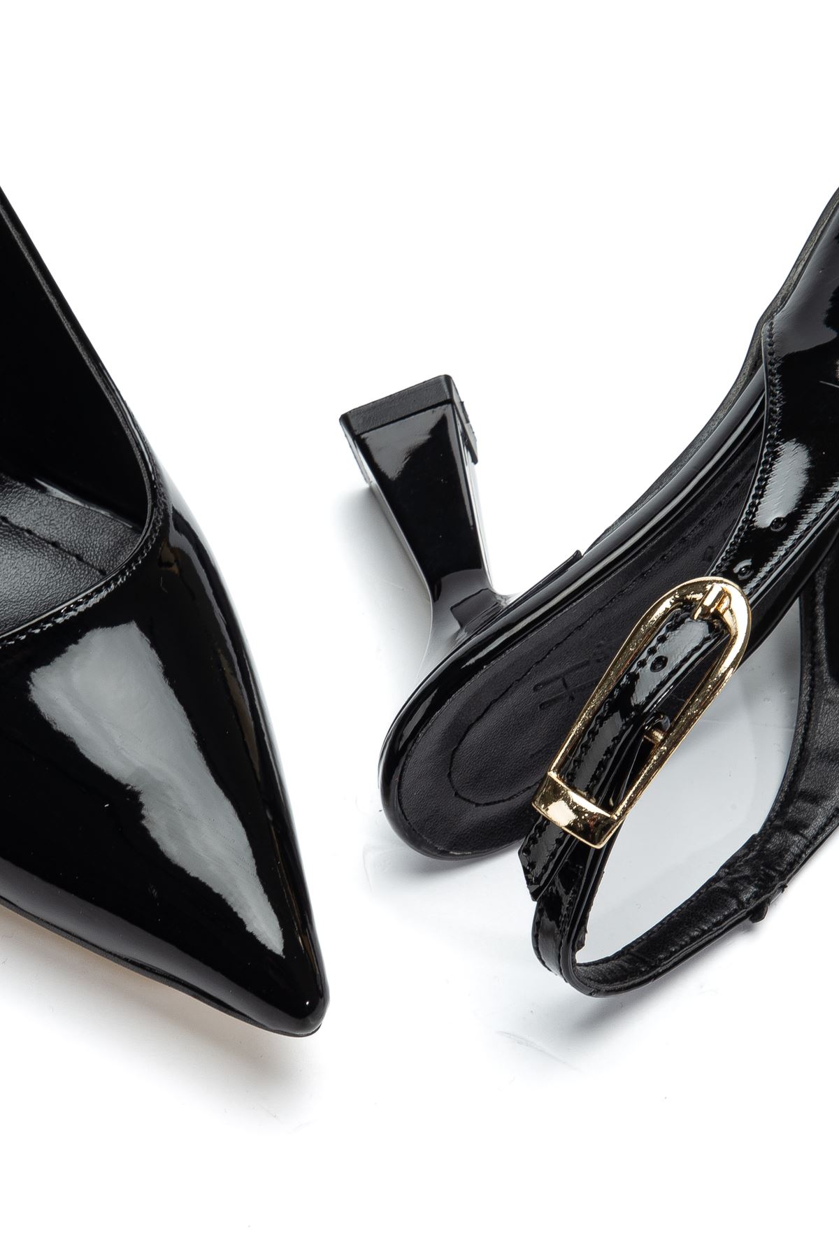 Kadın Siyah Rugan Arka Açık Sivri İnce Topuklu Ayakkabı 