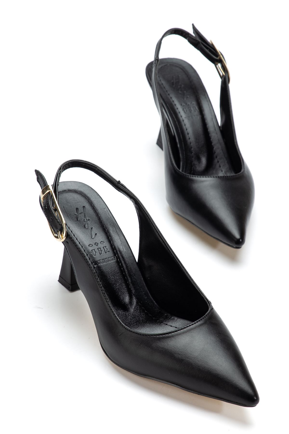 Kadın Siyah Cilt Arka Açık Sivri İnce Topuklu Ayakkabı  