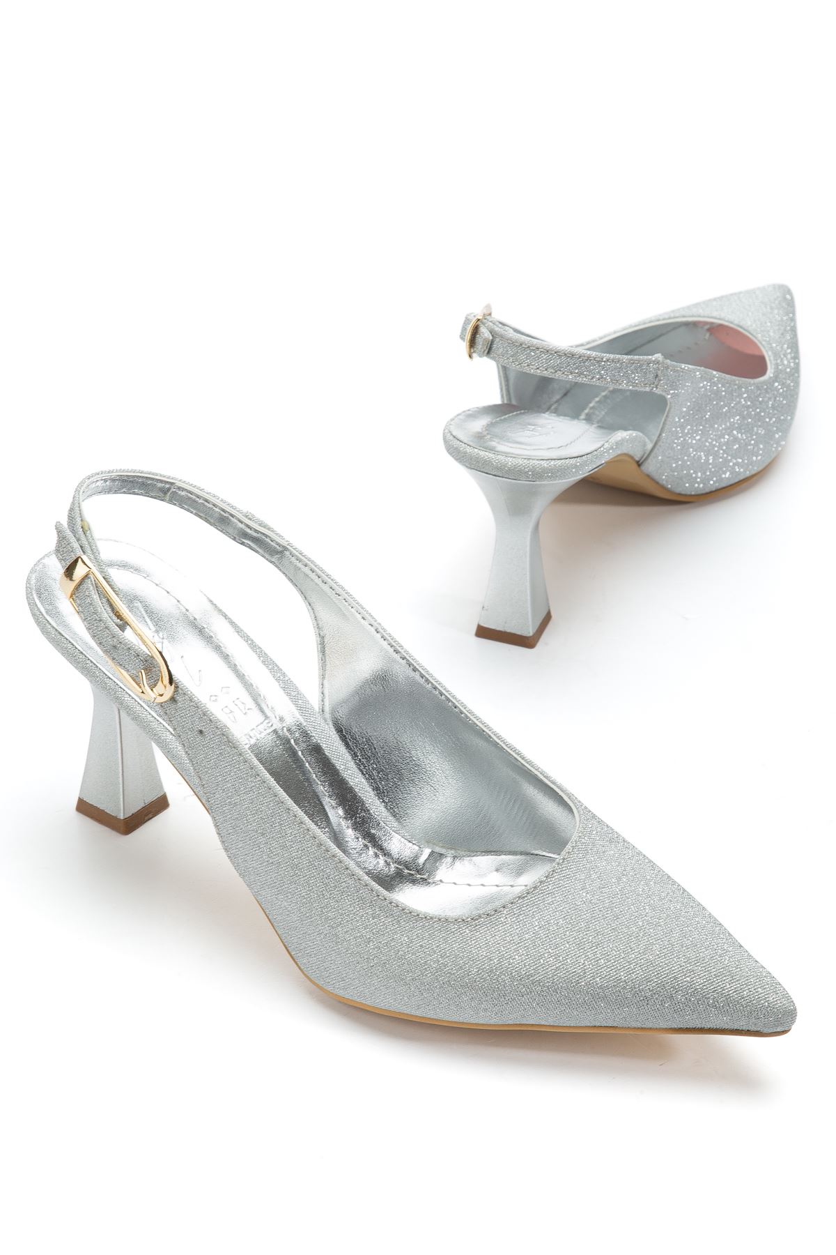 Kadın Gümüş Simli Arka Açık Sivri İnce Topuklu Ayakkabı  