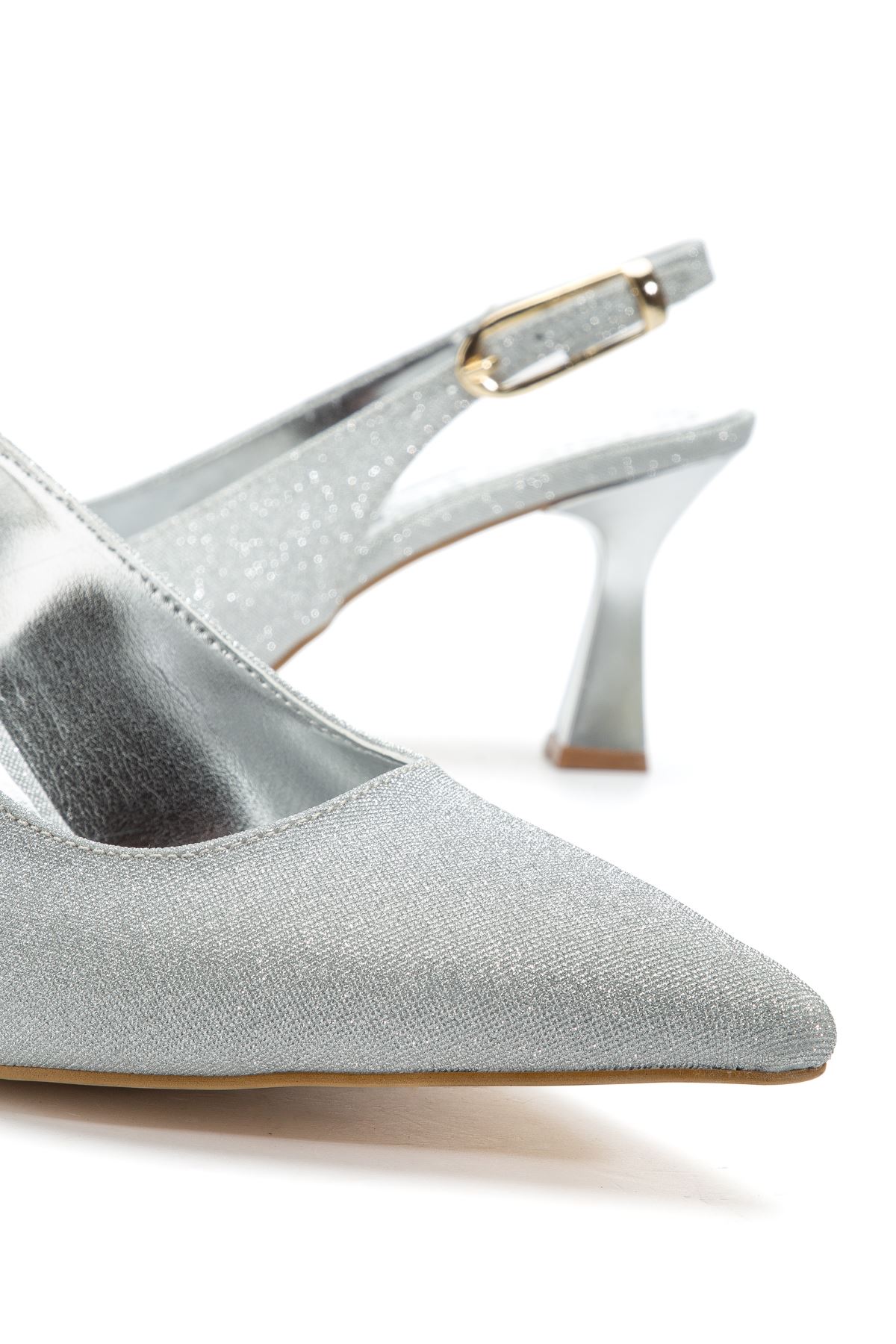Kadın Gümüş Simli Arka Açık Sivri İnce Topuklu Ayakkabı  