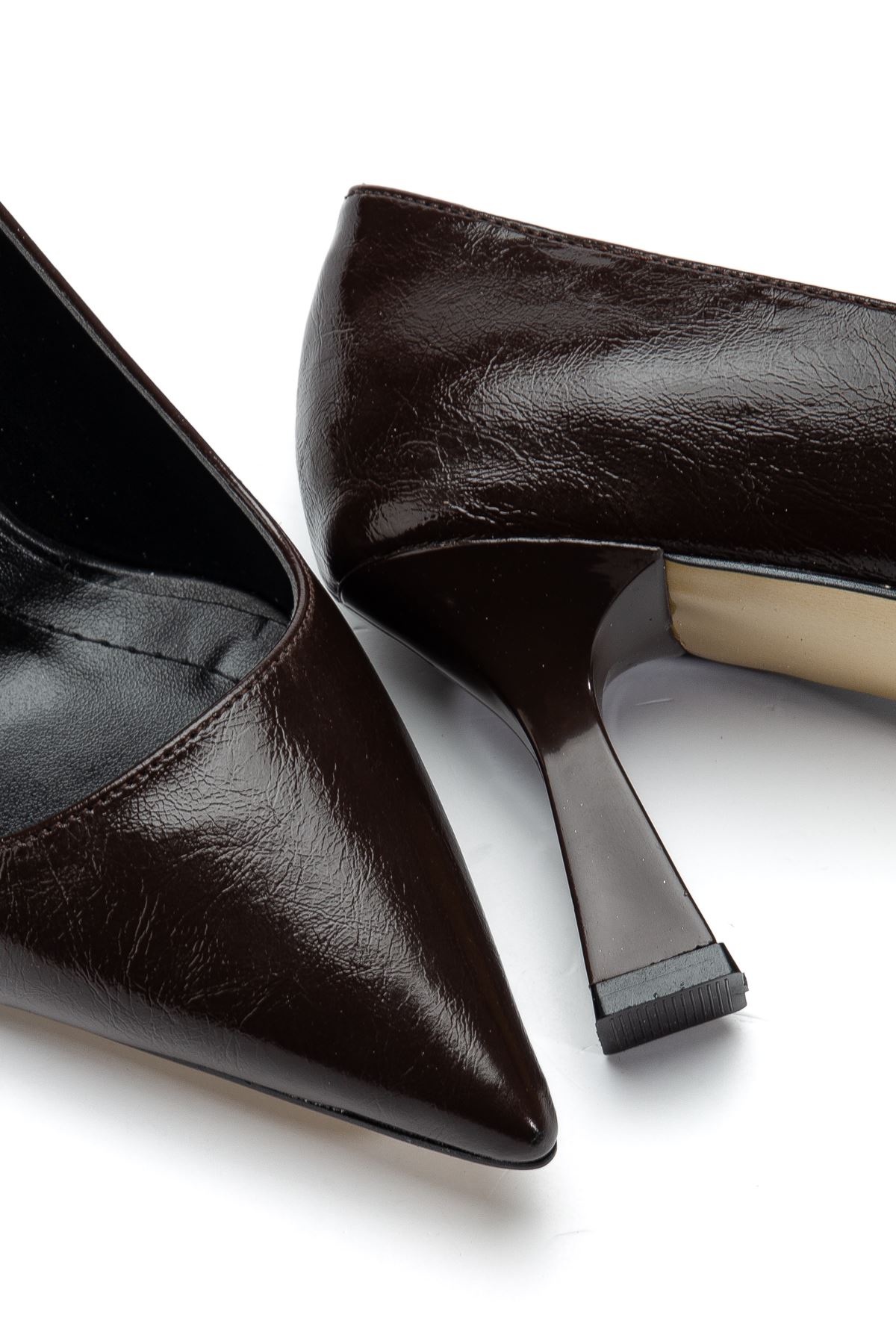 Kadın Kahverengi Parlak Cilt Sivri Burun İnce Topuklu Stiletto  