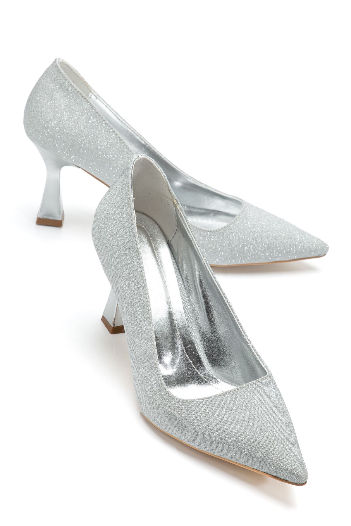 Kadın Gümüş Simli Sivri Burun İnce Topuklu Stiletto