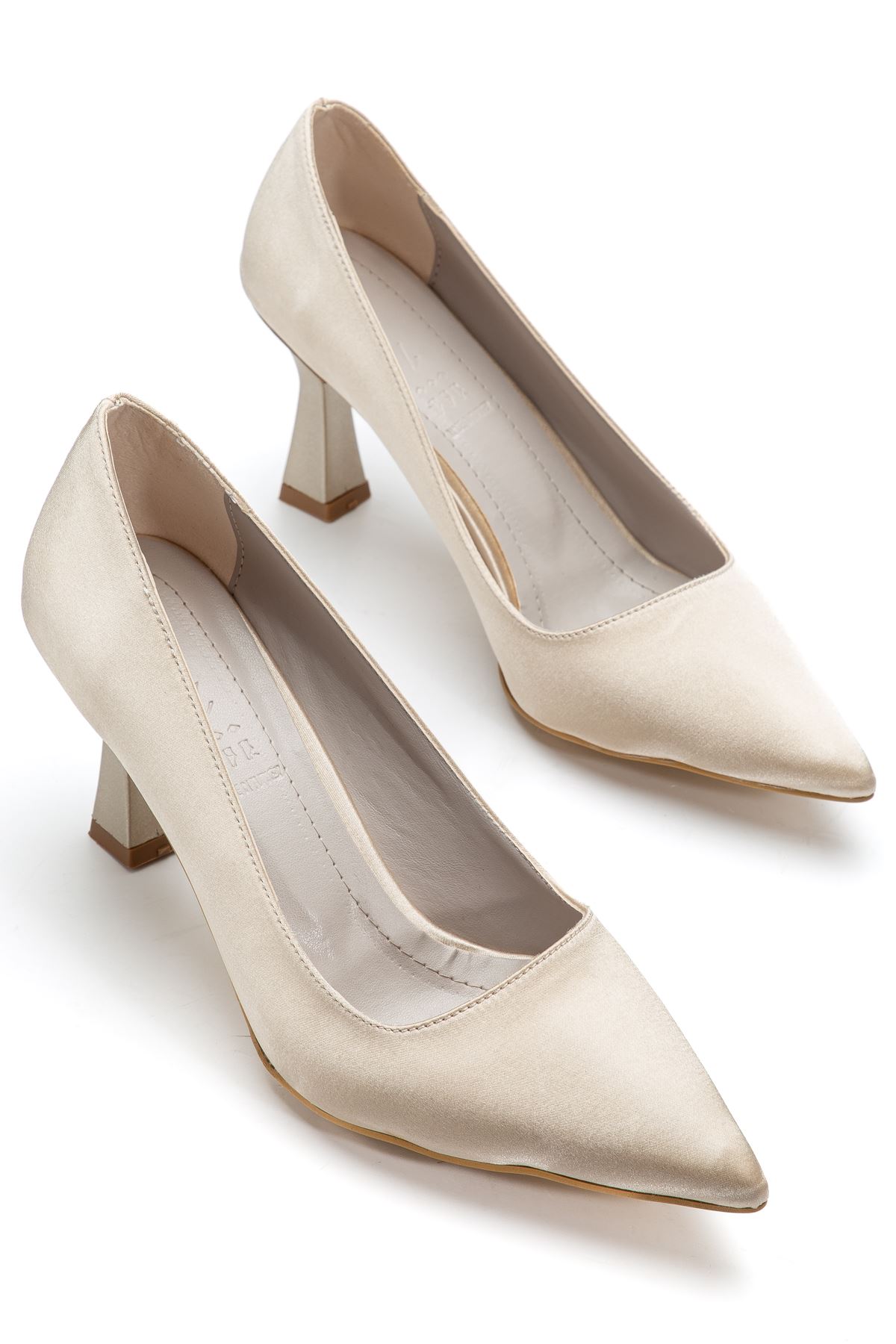 Kadın Bej Saten Sivri Burun İnce Topuklu Stiletto  