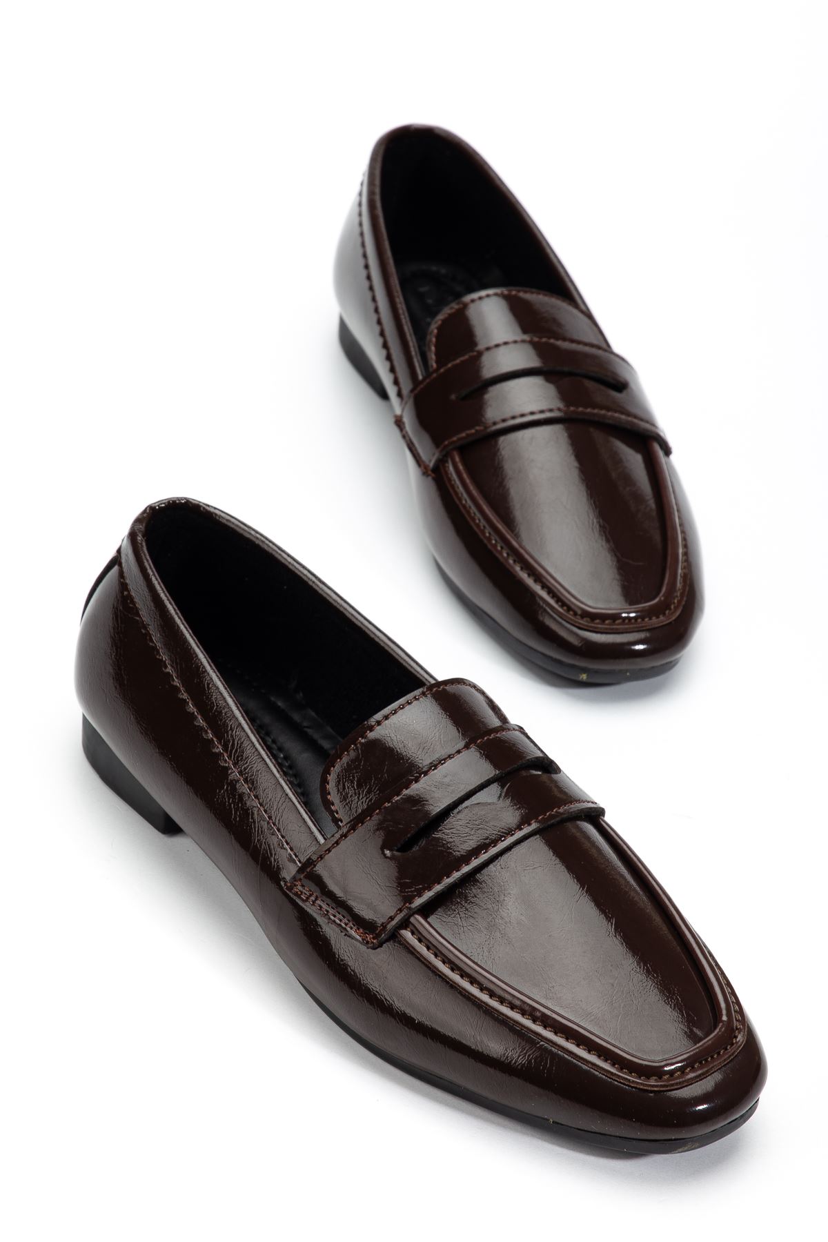 Kadın Acı Kahve Rugan Klasik Düz Taban Hafif Ortopedik Babet  