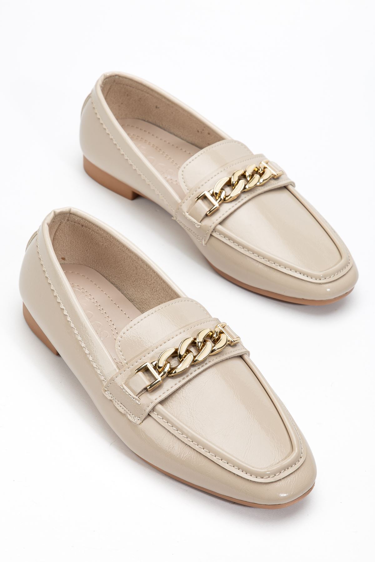 Kadın Bej Parlak Cilt Tokalı Babet   