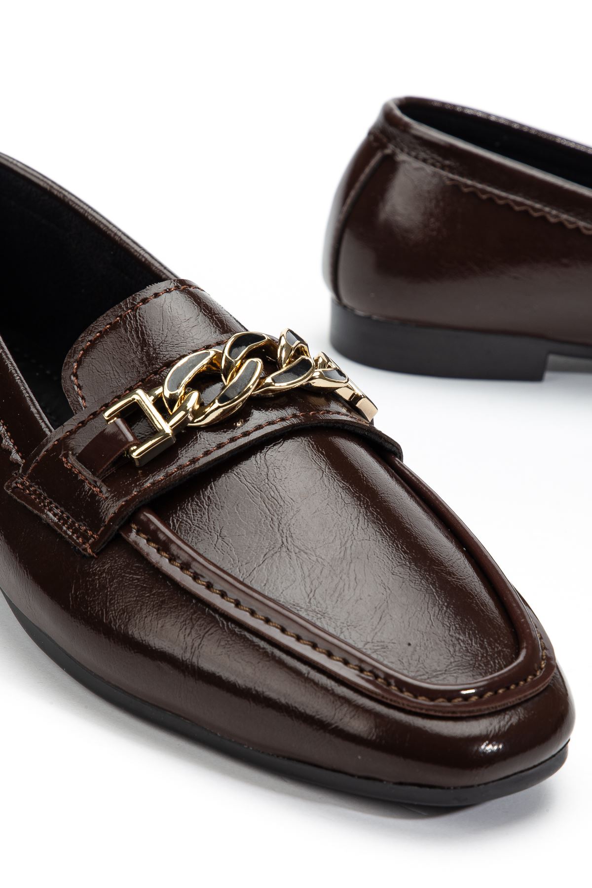 Kadın Acı Kahve Parlak Cilt Tokalı Babet    