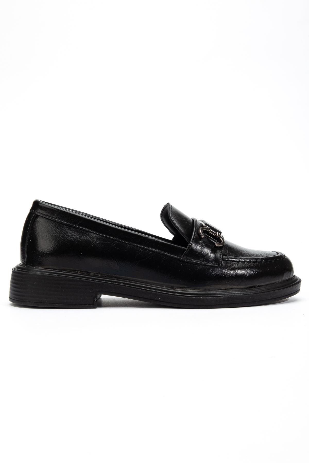 Kadın Siyah Rugan Tokalı Loafer Ayakkabı  