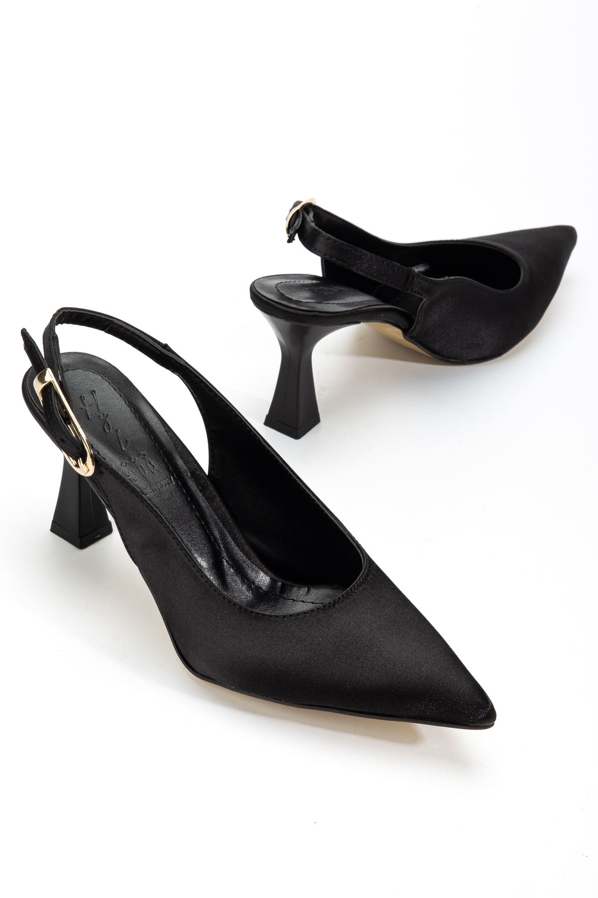Kadın Siyah Saten Arka Açık Sivri İnce Topuklu Ayakkabı   