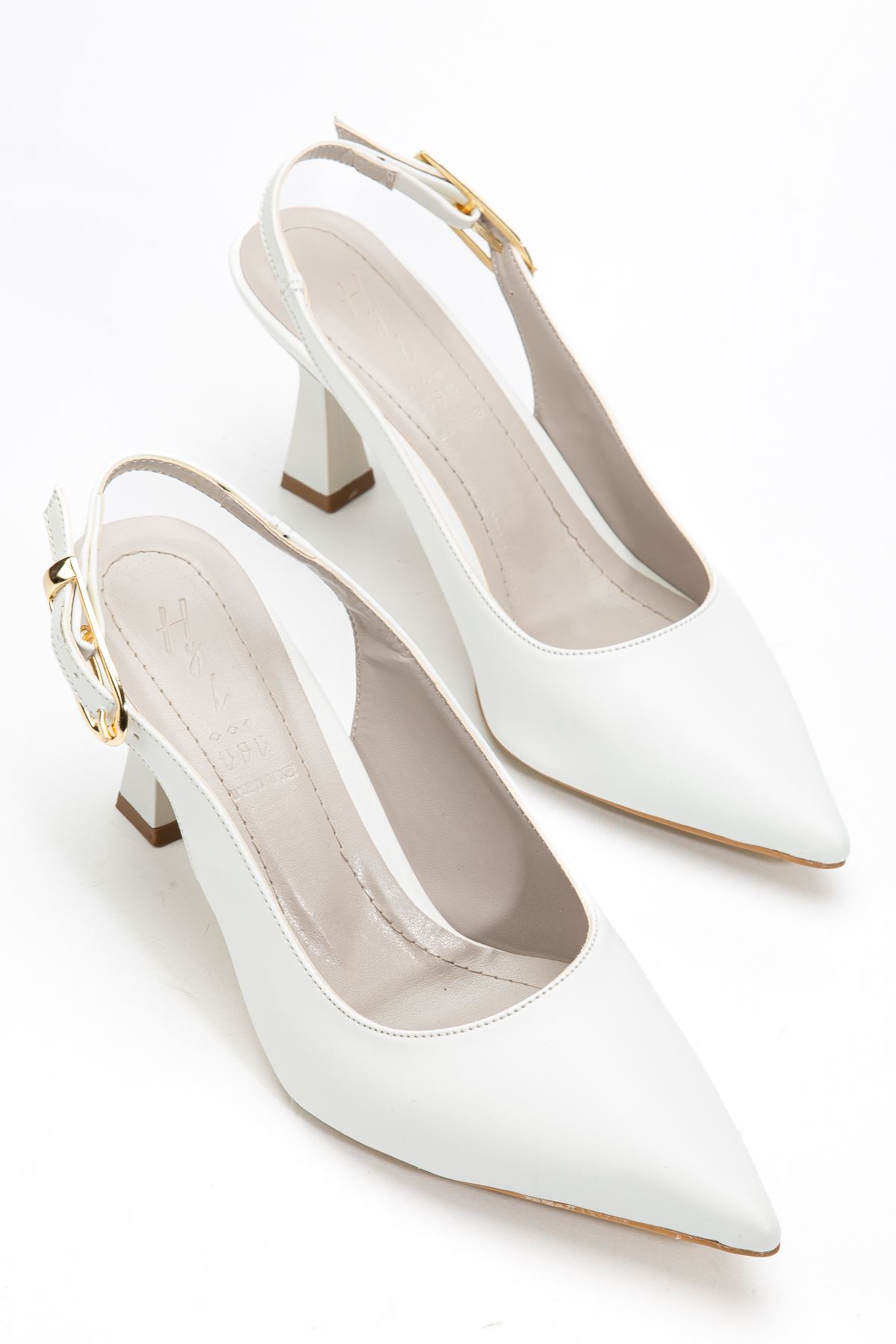 Kadın Beyaz Cilt Arka Açık Sivri İnce Topuklu Ayakkabı   