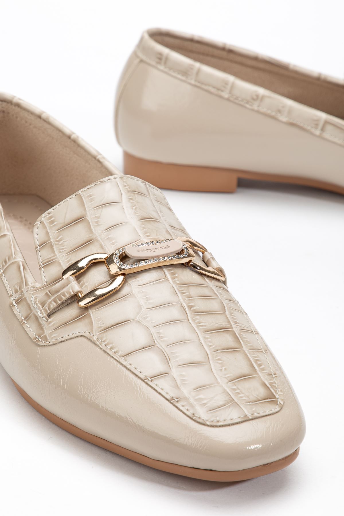 Kadın Bej Crocodile Parlak Cilt Tokalı Babet  